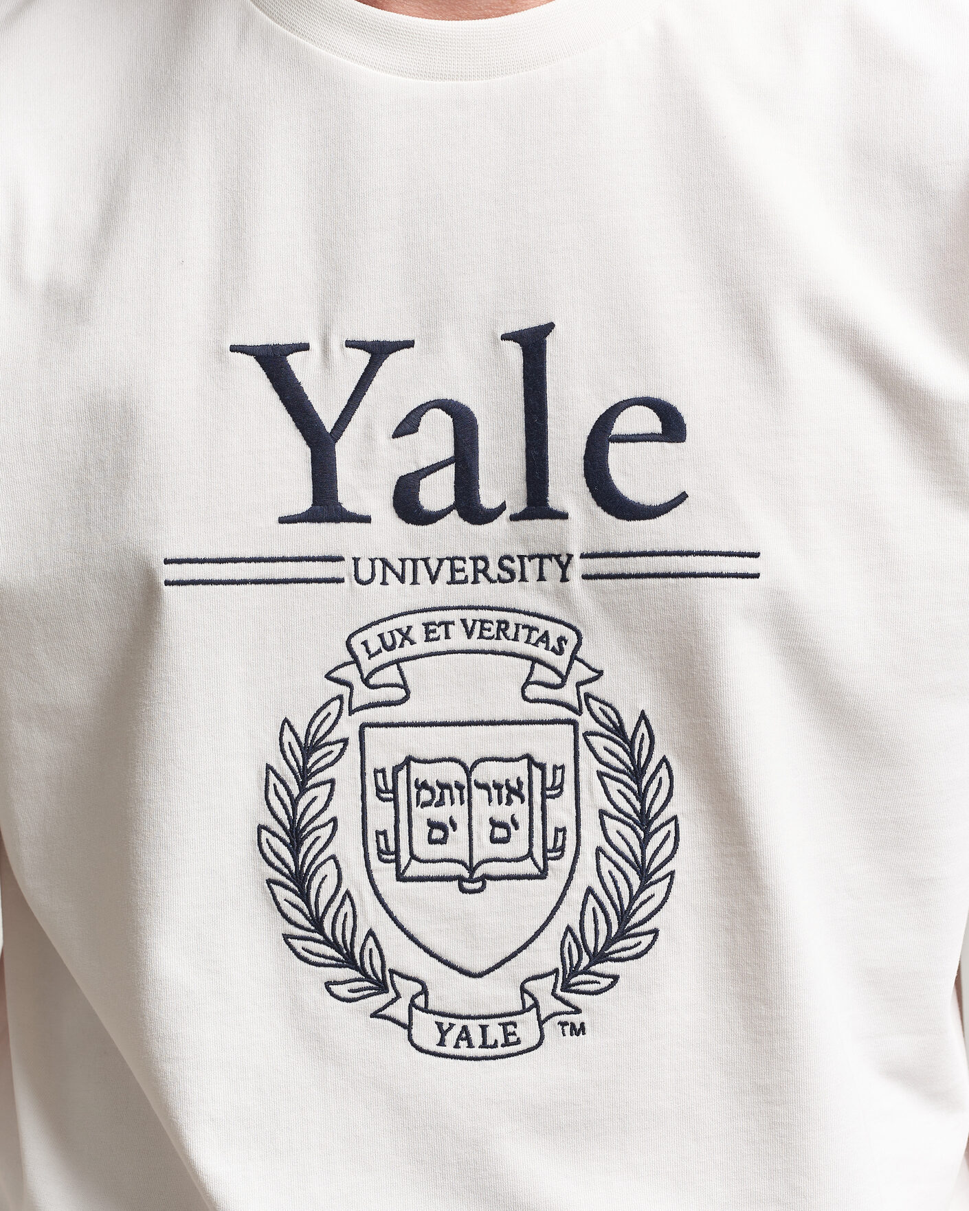Herr | T-Shirts | Gant | YALE Crew Neck T-Shirt Eggshell