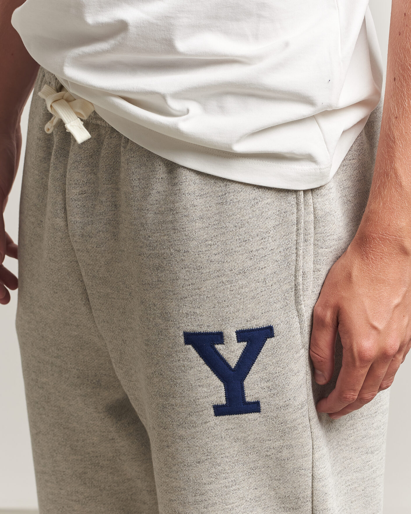 Herr | Byxor | Gant | YALE Sweatpants Grey Melange