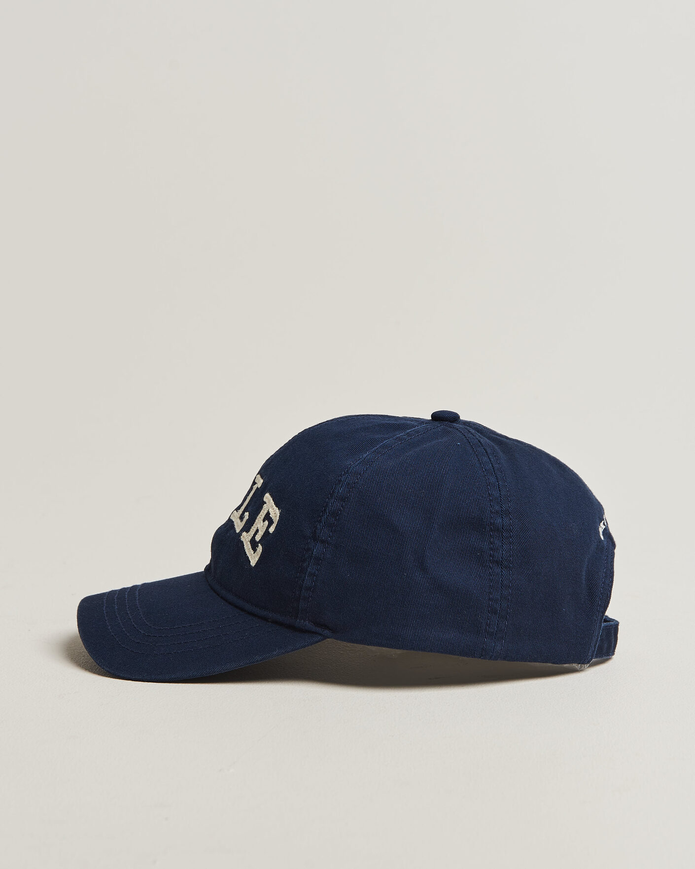 Herr | Hattar & kepsar | Gant | YALE Heavy Washed Cotton Twill Cap Marine