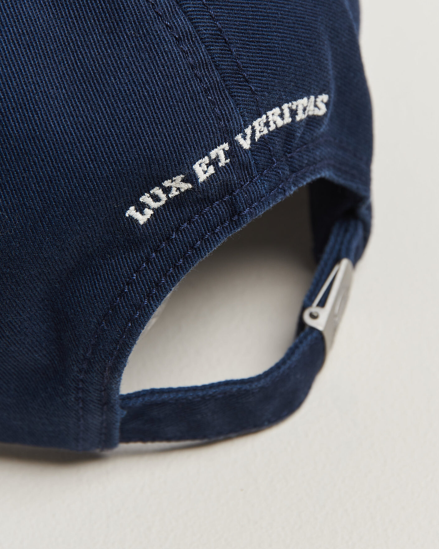 Herr | Hattar & kepsar | Gant | YALE Heavy Washed Cotton Twill Cap Marine