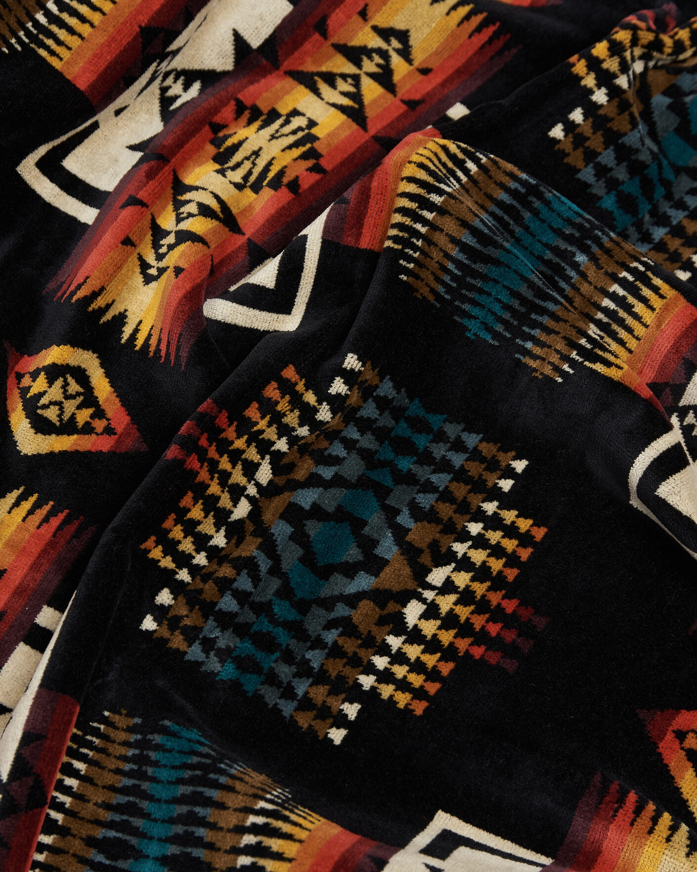 Herr | Textilier | Pendleton | Oversized Jacquard Spa Towel Black