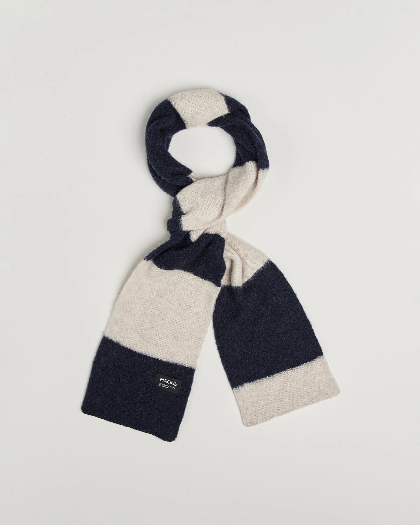 Herr | Halsdukar | Robert Mackie | Rona Ribbed Shaggy Lambswool Scarf White/Blue Mix