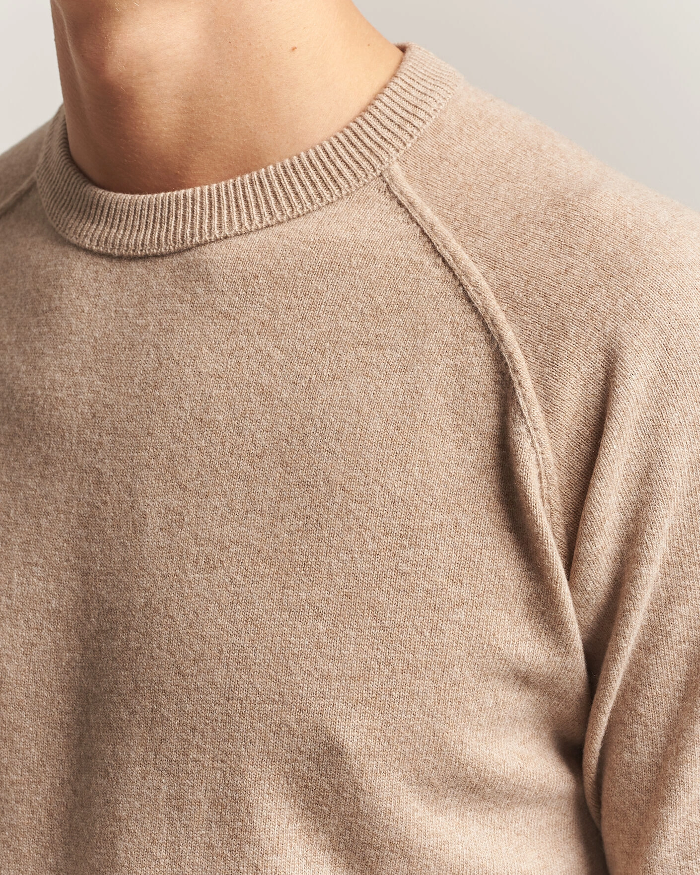Herr | Tröjor | Morgano | Wool/Cashmere Raglan Crew Beige