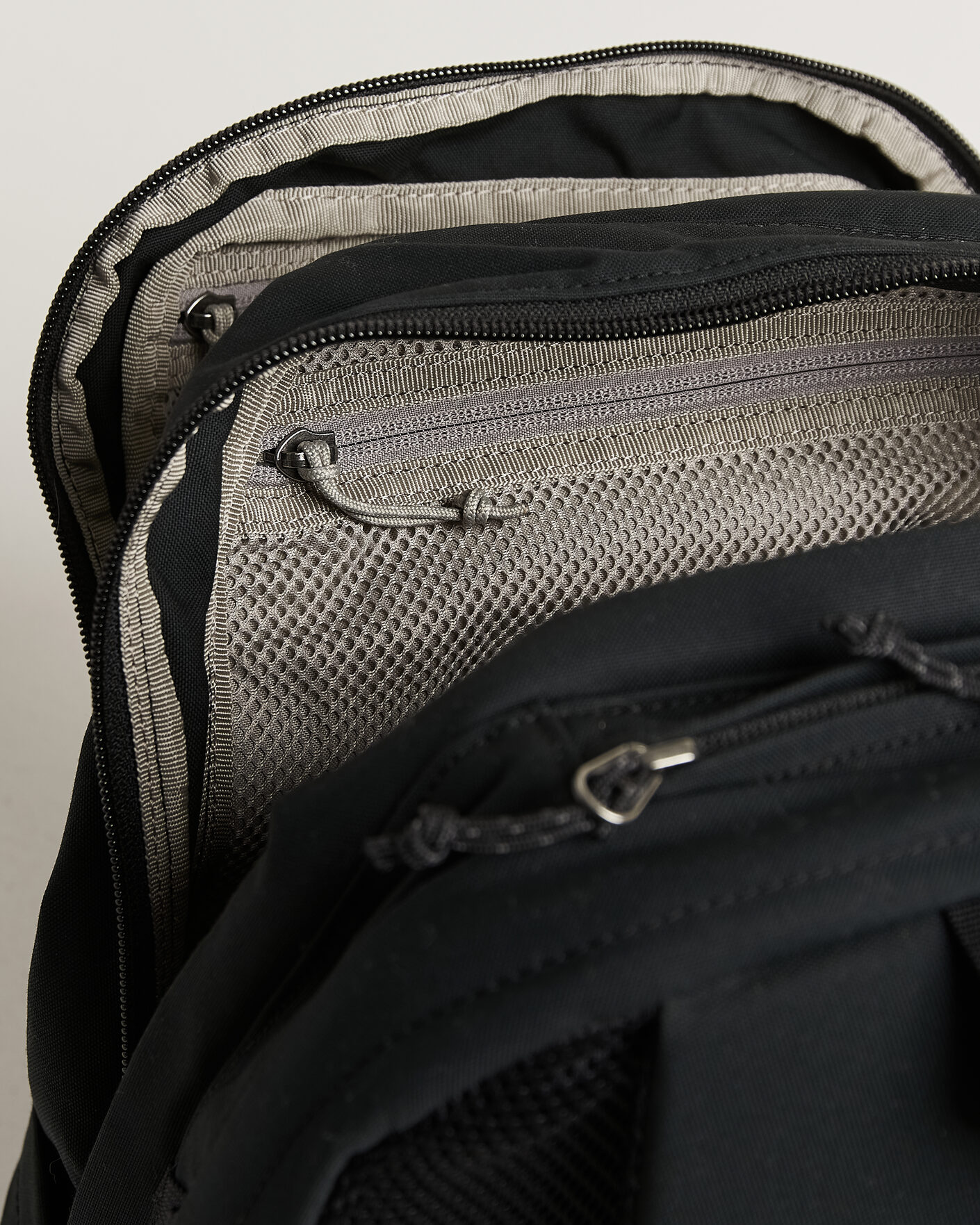 Herr | Väskor | Fjällräven | Räven 28 Backpack Black/Black