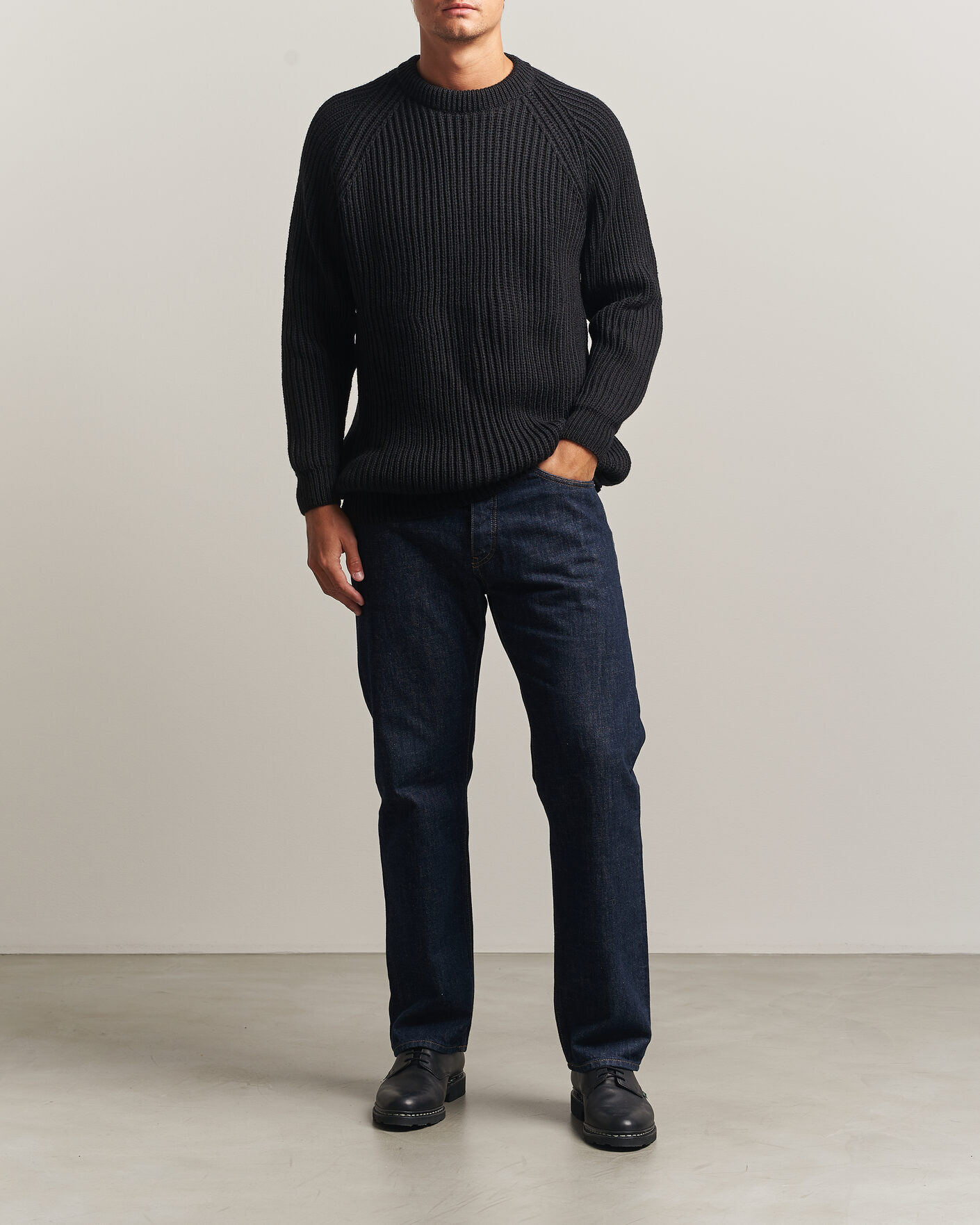 Herr | Tröjor | Gloverall | Fisherman Rib Chunky Wool Crew Neck Black