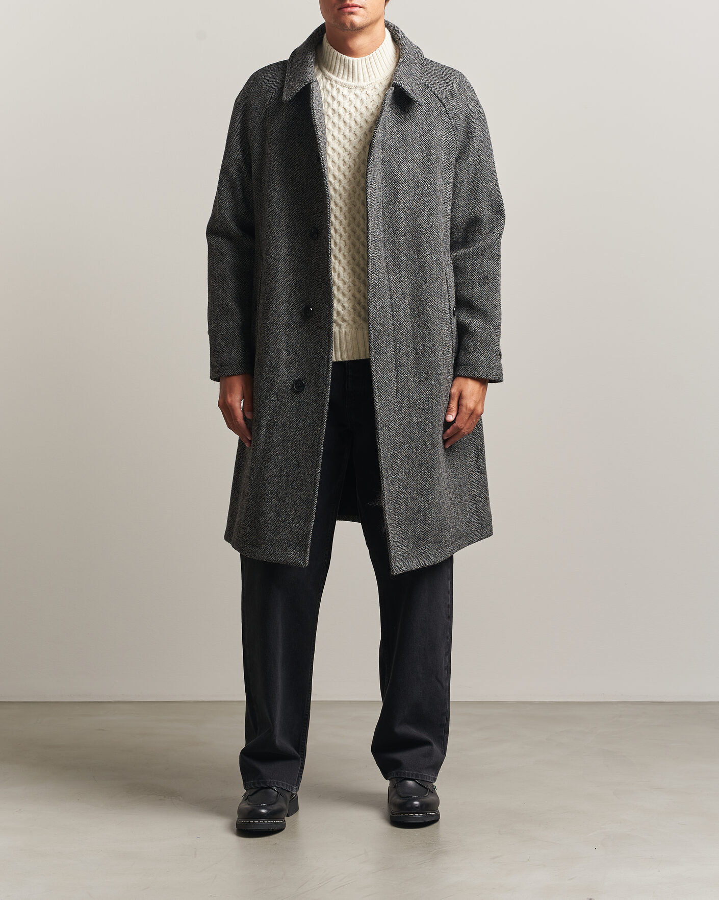 Herr | Jackor | Gloverall | Hynes Harris Tweed Coat Charcoal Herringbone