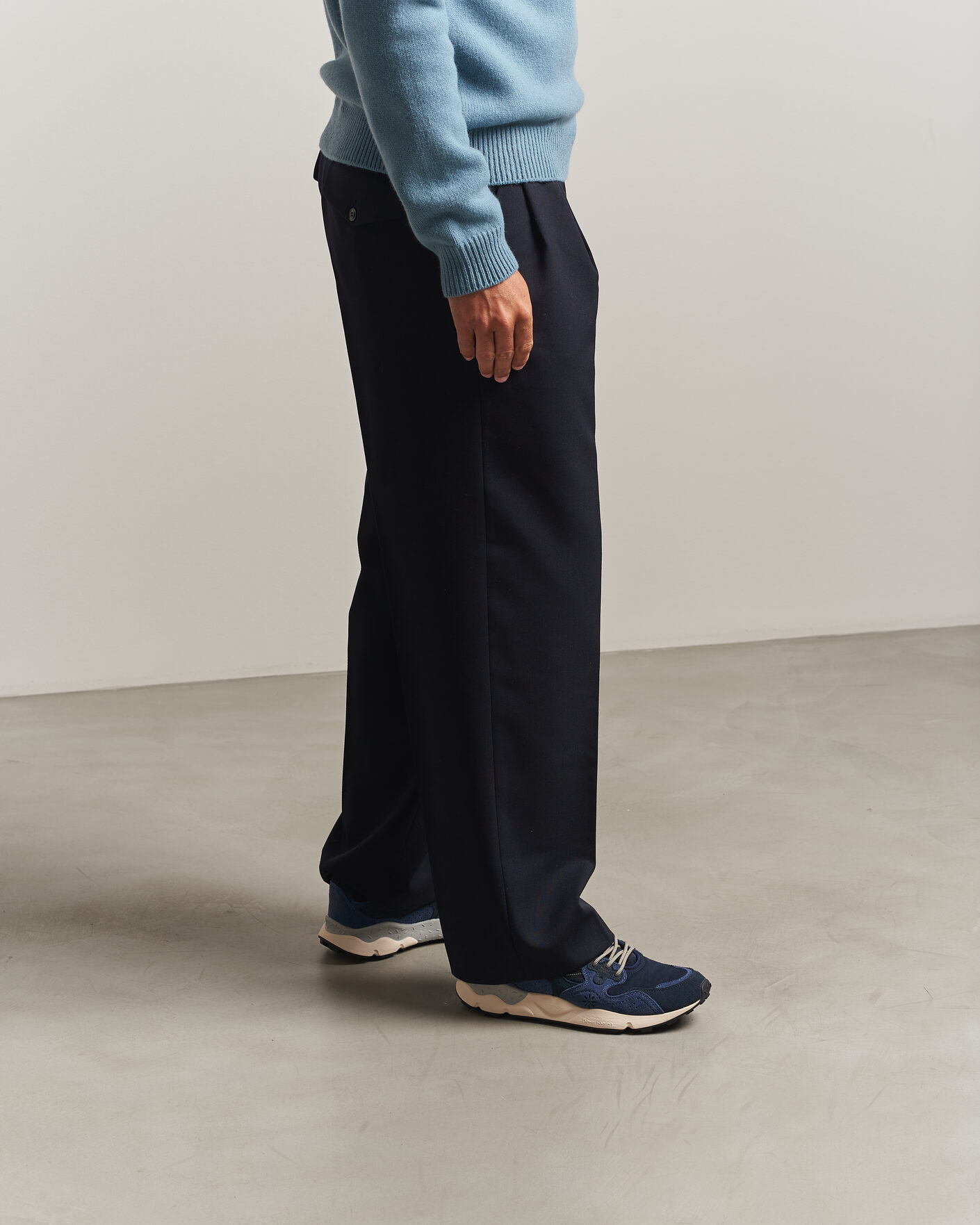Herr | Sneakers | Flower Mountain | Yamano 3 Cow Velour Sneaker Blue
