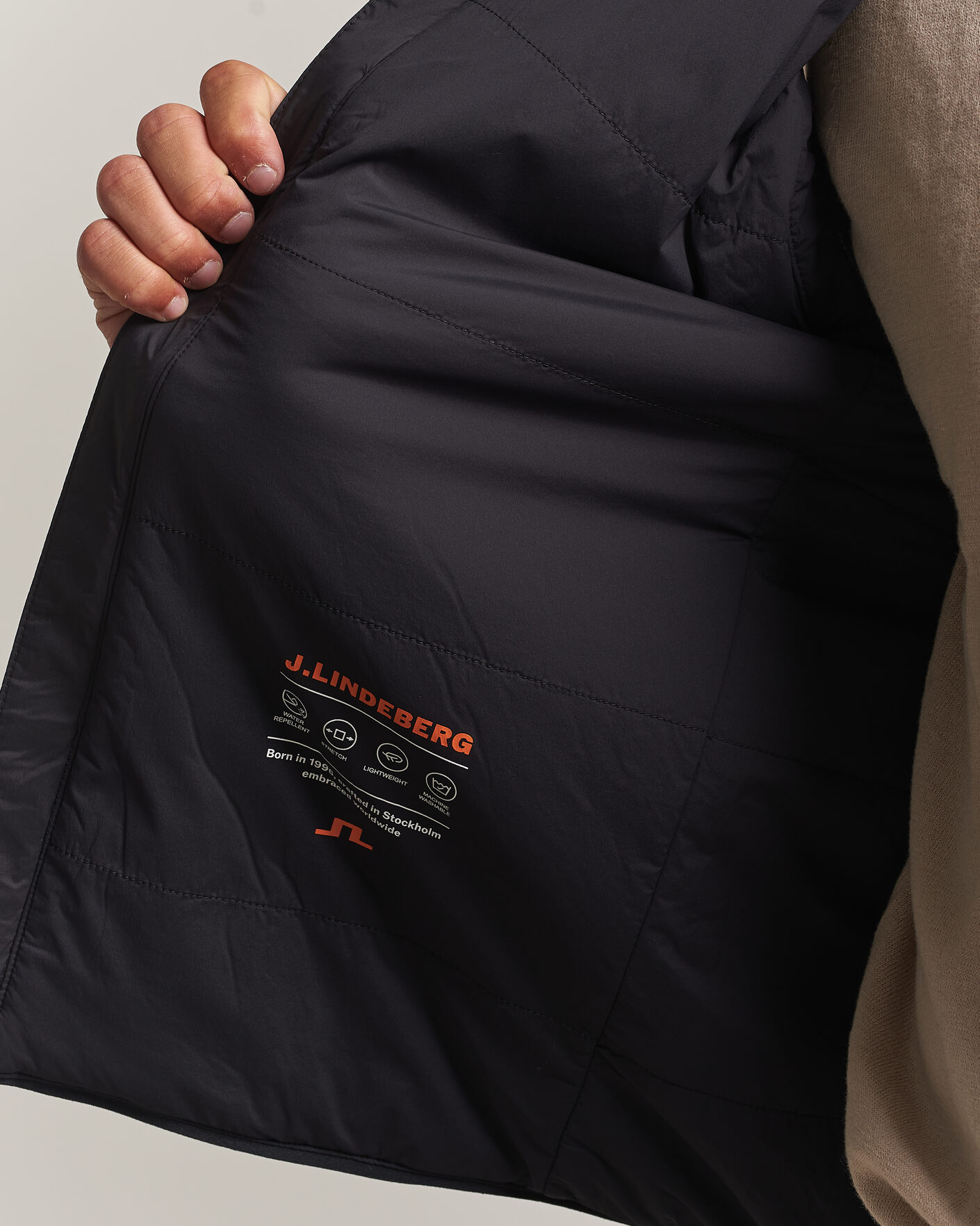 Herr | Västar | J.Lindeberg | Clinton Padded Vest Black