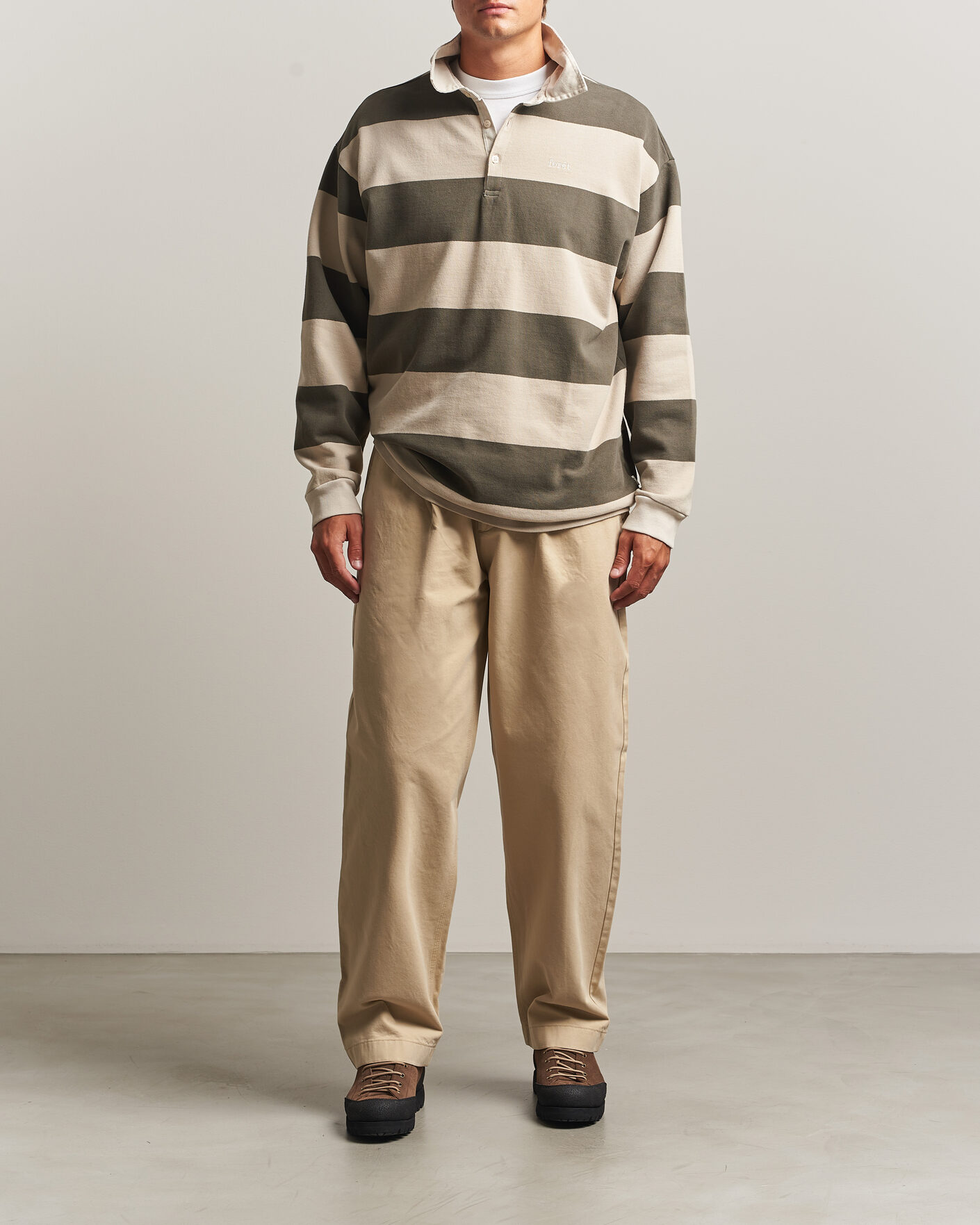 Herr | Byxor | Forét | Writer Relaxed Fit Pleated Pants Uniform Khaki