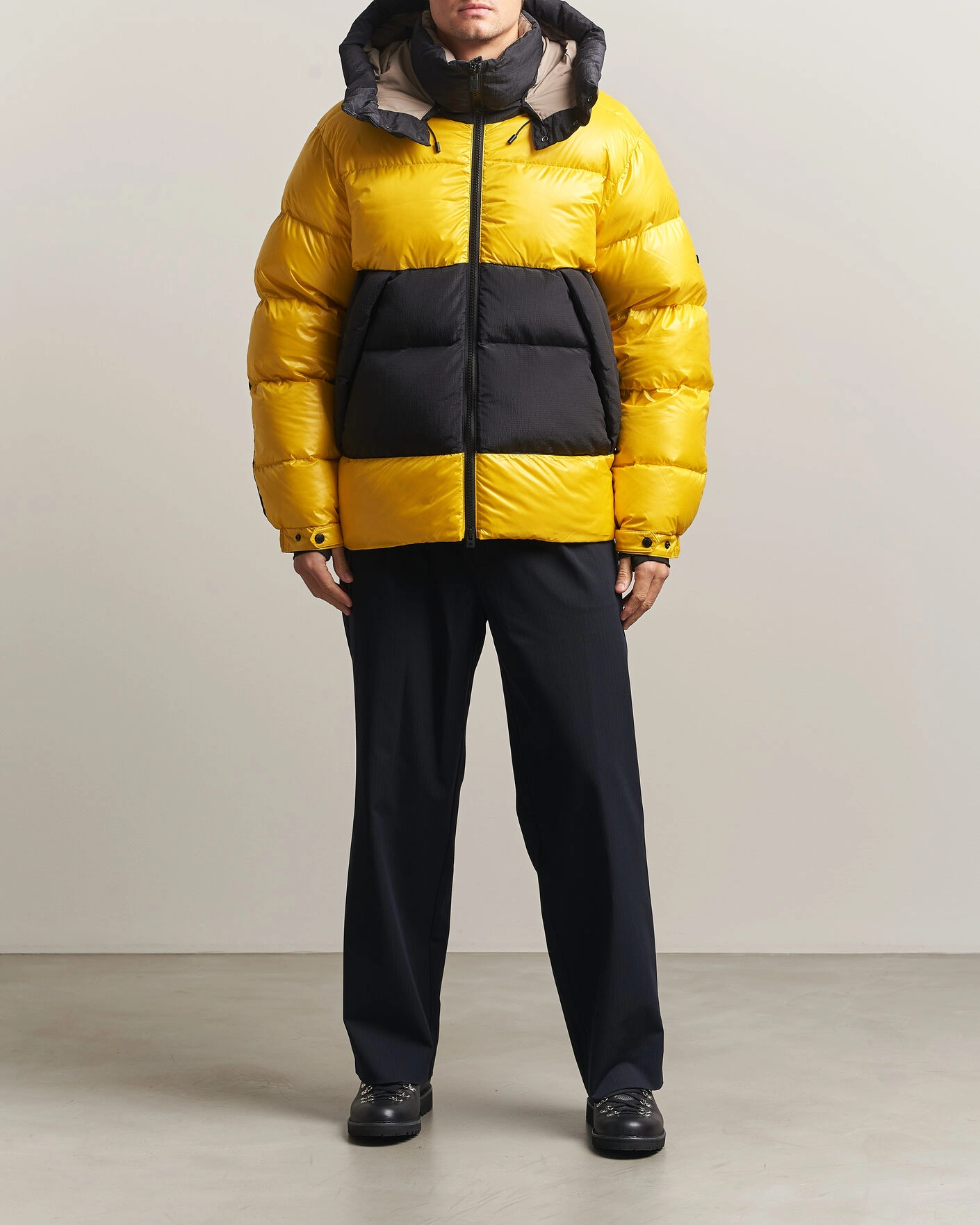 Herr | Jackor | J.Lindeberg | Creek Block Hooded Down Jacket Bumblebee