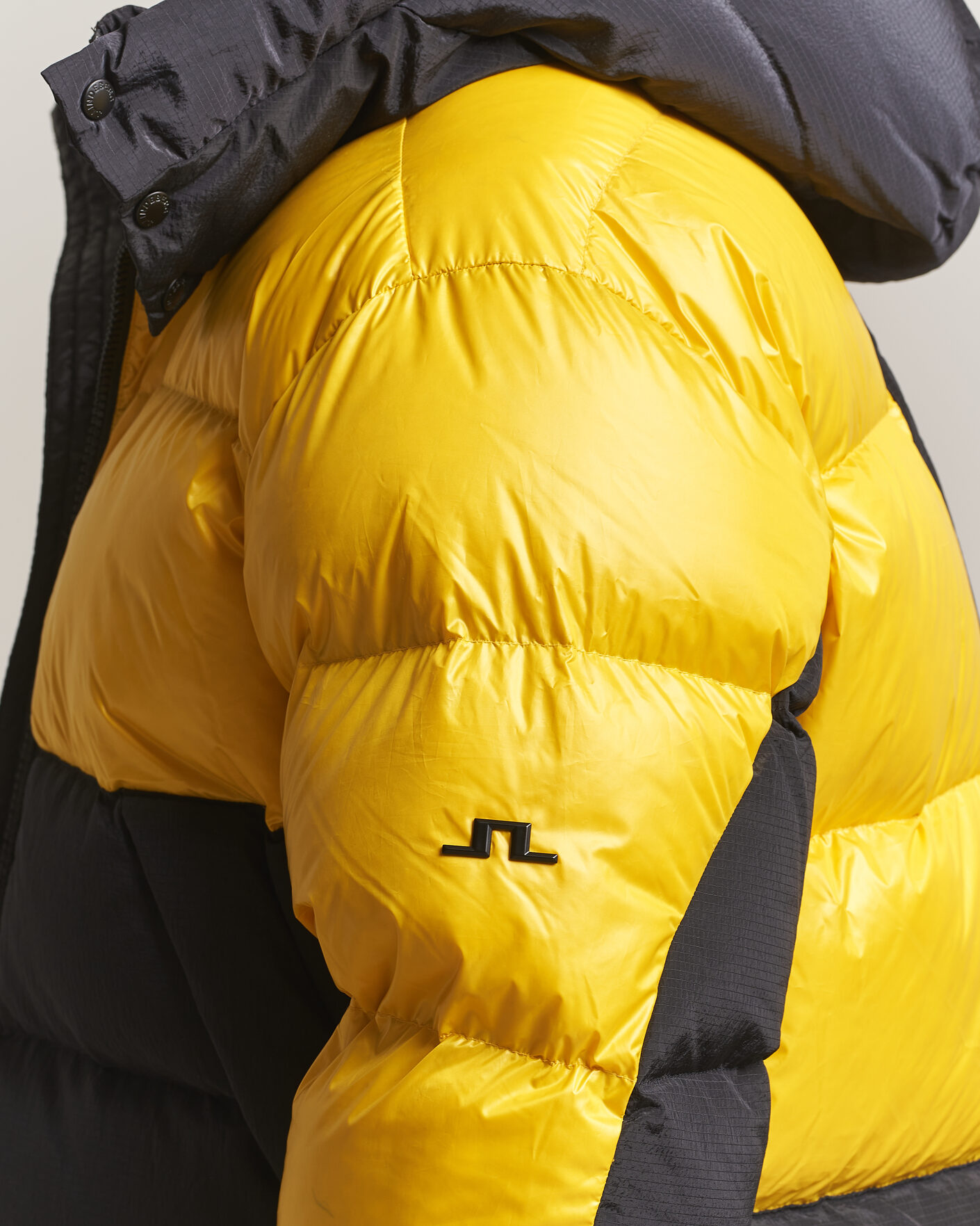 Herr | Jackor | J.Lindeberg | Creek Block Hooded Down Jacket Bumblebee