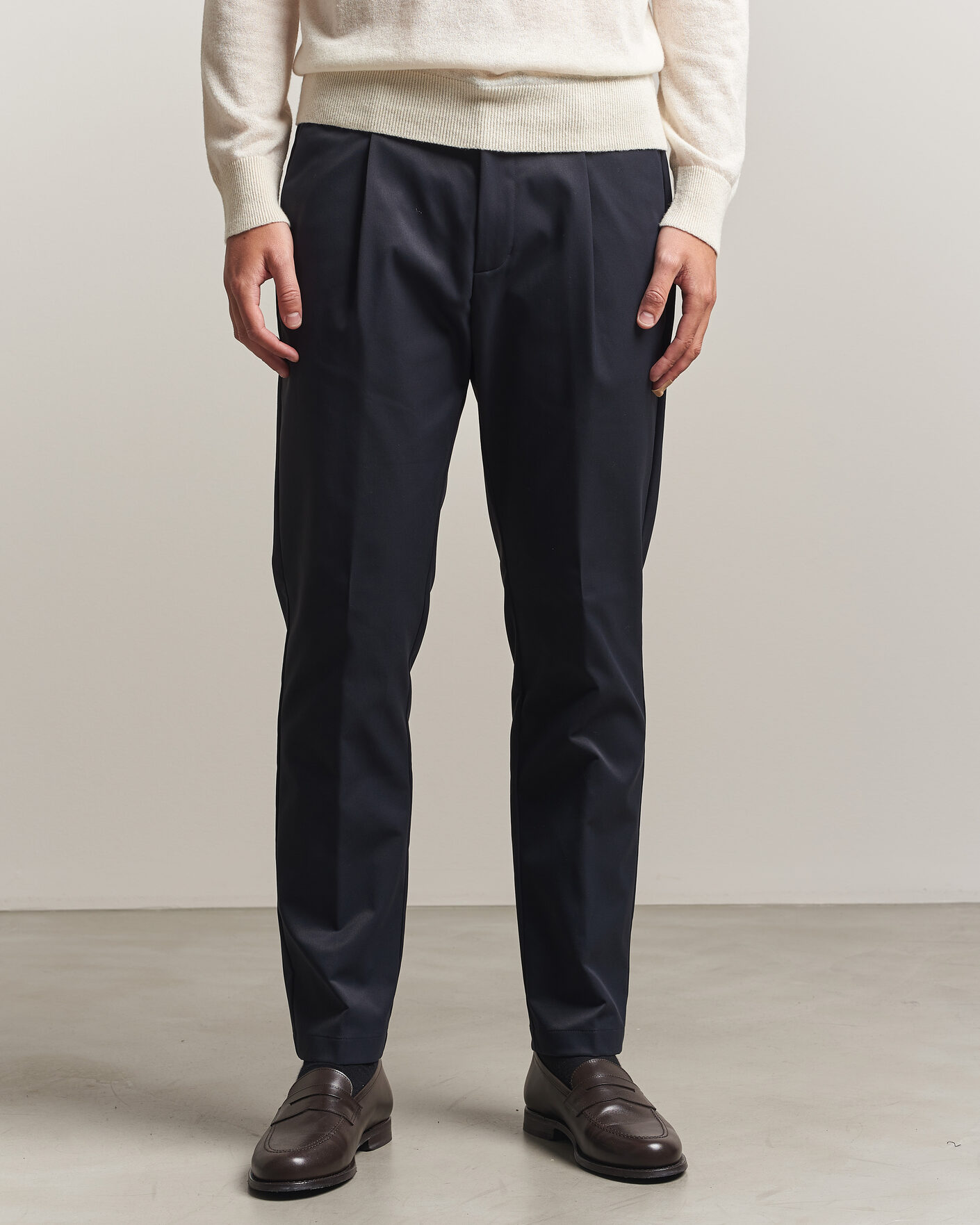 Herr | Byxor | Herno | Pleated Technical Cotton Trousers Navy