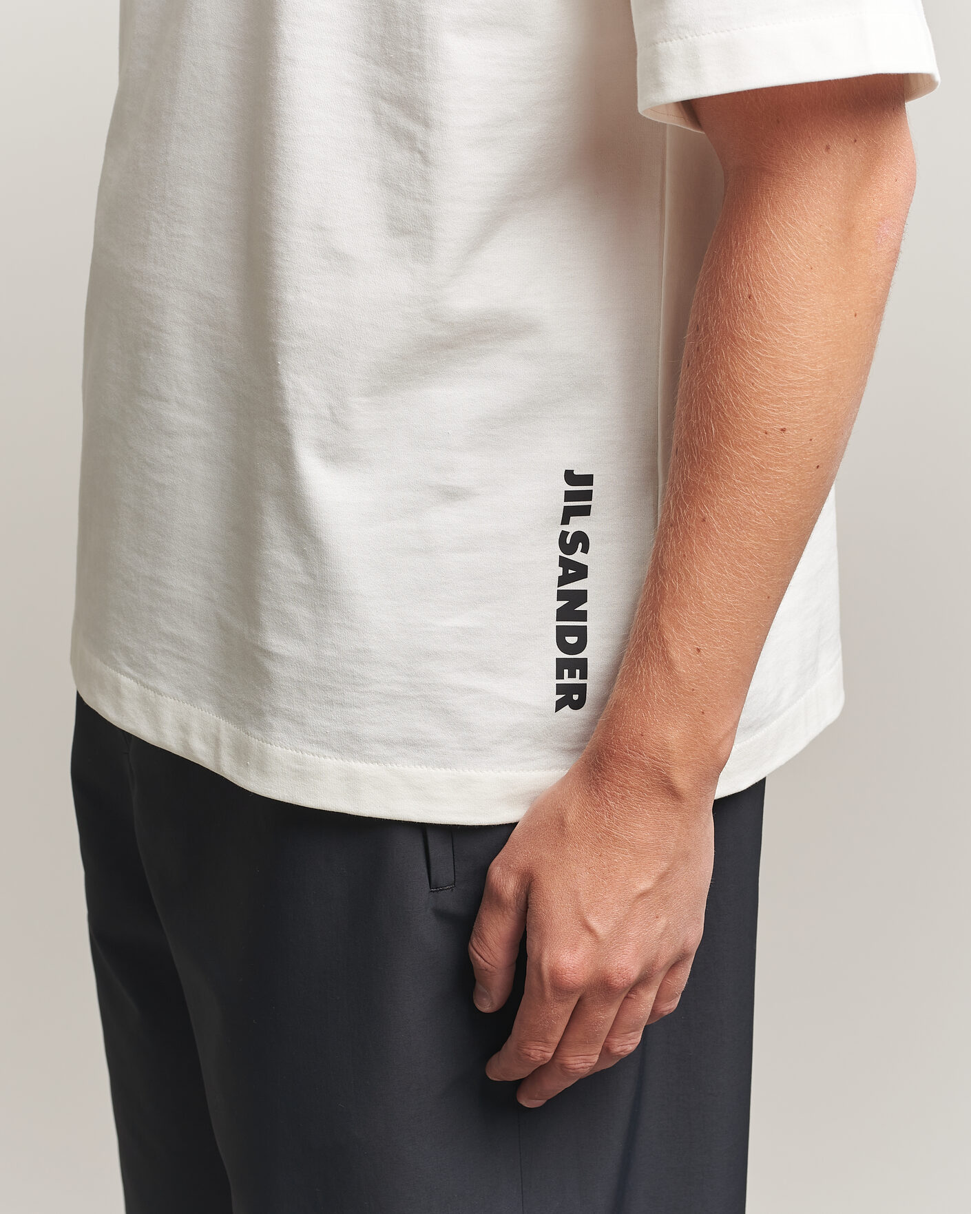Herr | T-Shirts | Jil Sander | Short Sleeve Side Logo T-Shirt Off White