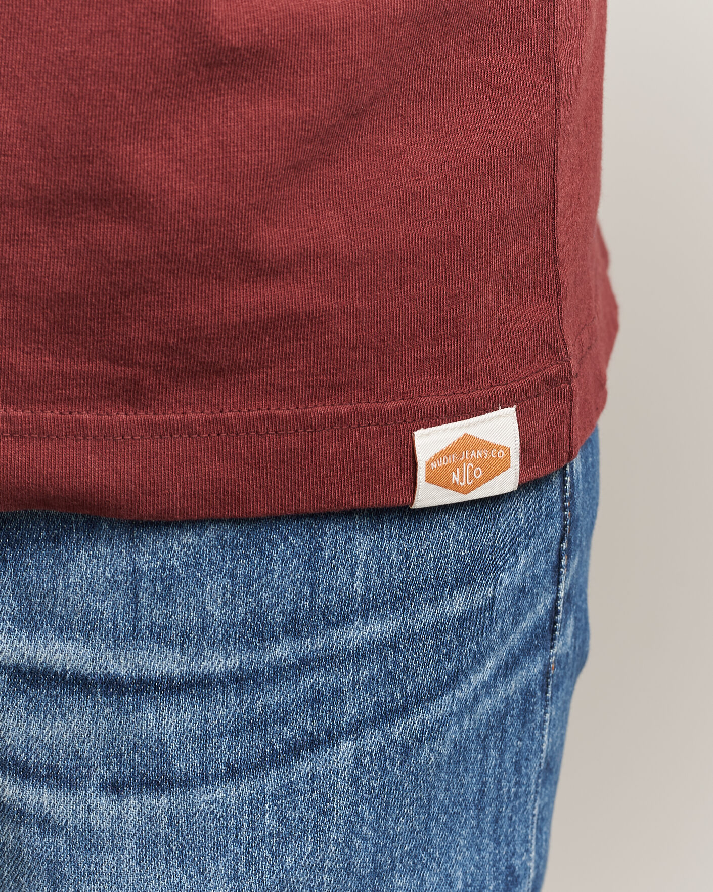 Herr | T-Shirts | Nudie Jeans | Uno Everyday Crew Neck T-Shirt Burgundy