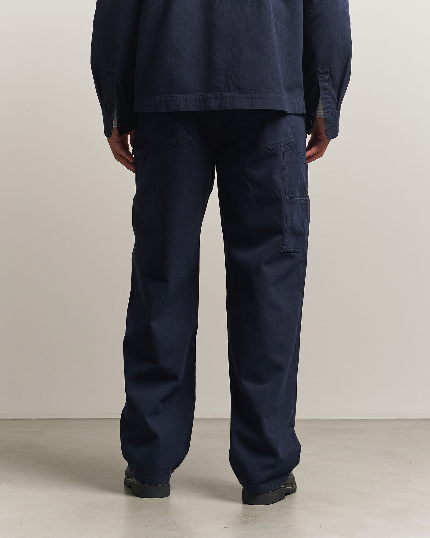 Herr | Byxor | LES DEUX | Roi Carpenter Herringbone Pants Dark Navy