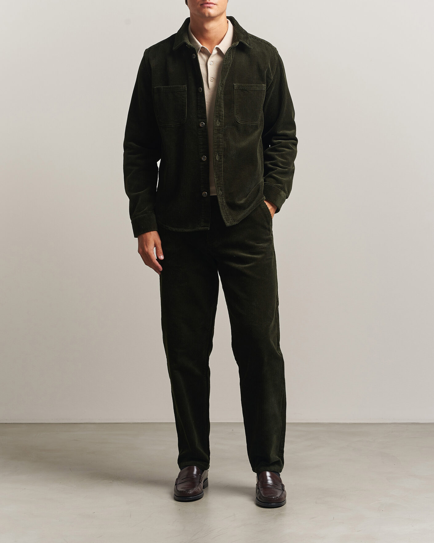 Herr | Byxor | LES DEUX | Corduroy Tapered Pants Rosin Green