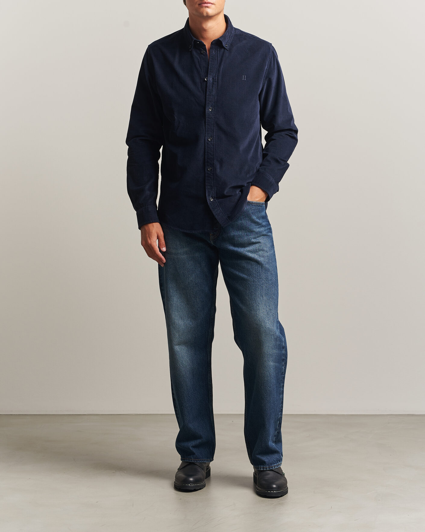 Herr | Skjortor | LES DEUX | Pinwale Corduroy Shirt Dark Navy