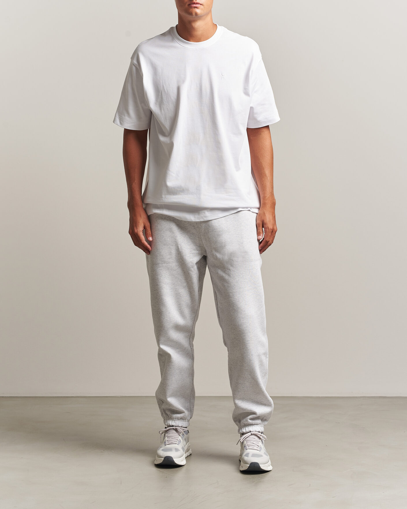 Herr | T-Shirts | On | Club Collective T-Shirt White