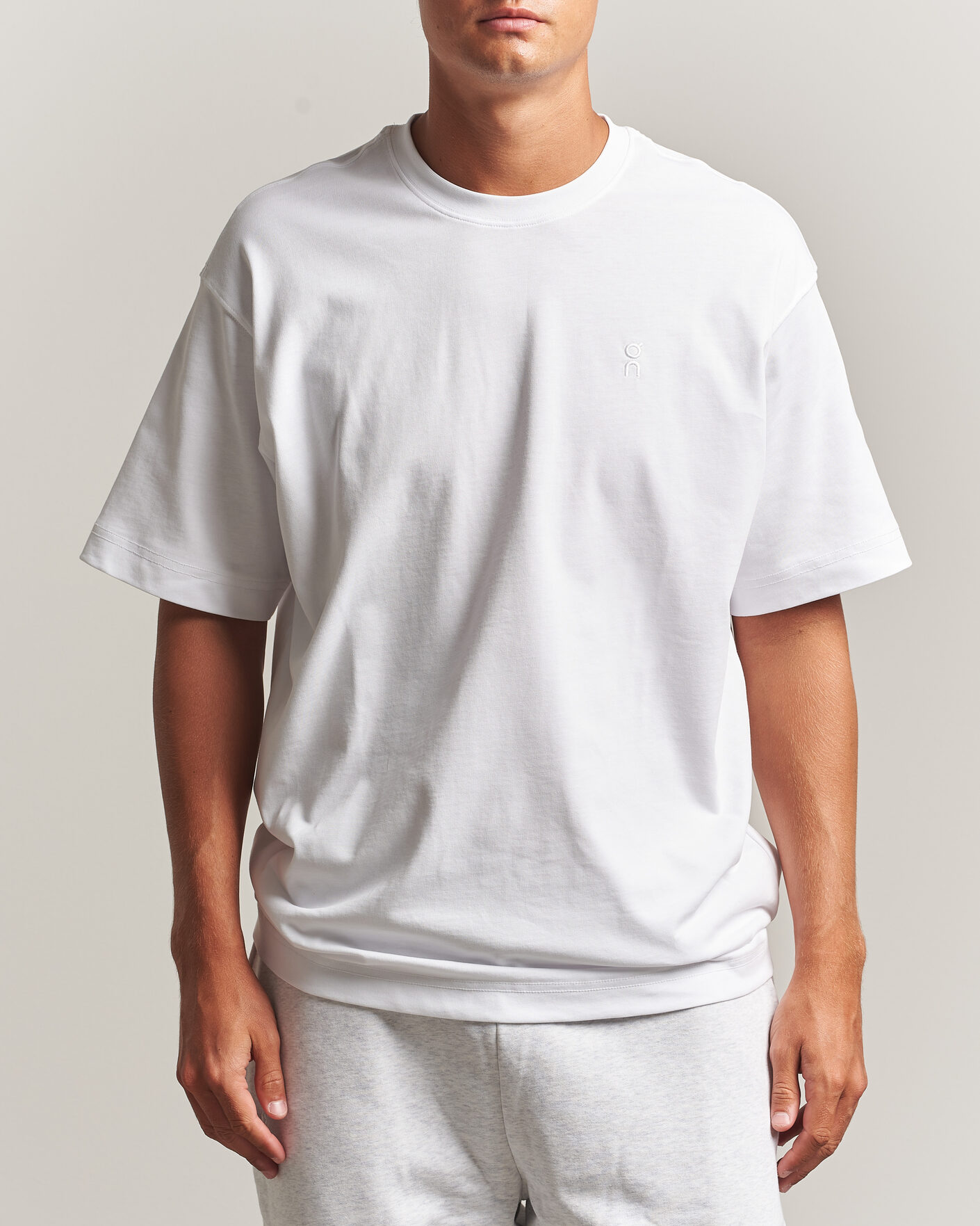 Herr | T-Shirts | On | Club Collective T-Shirt White