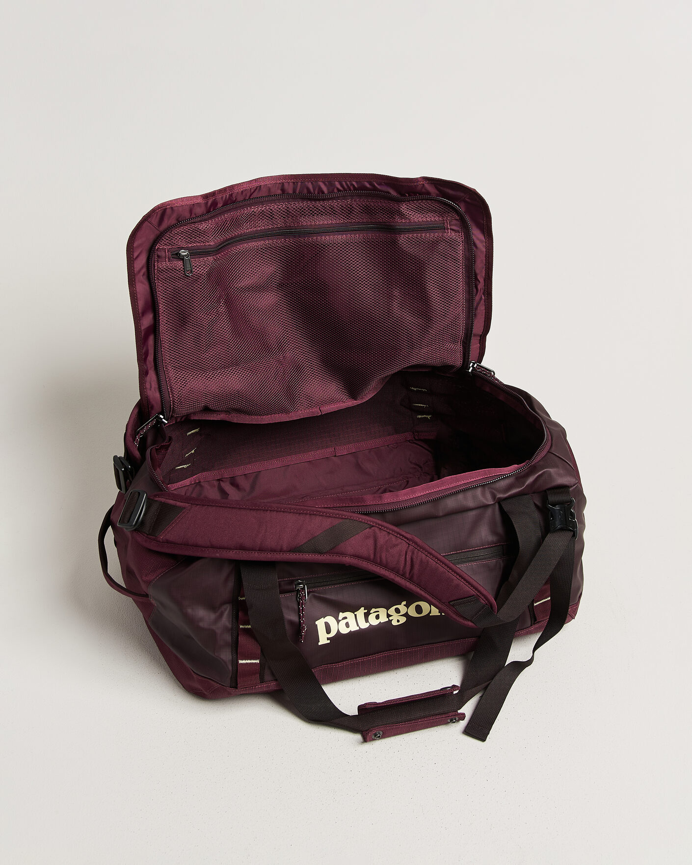 Herr | Väskor | Patagonia | Black Hole Duffel 40L Berry Fig