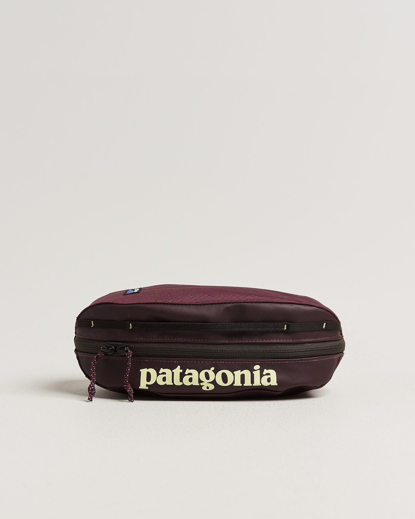 Herr | Väskor | Patagonia | Black Hole Cube 3L Berry Fig