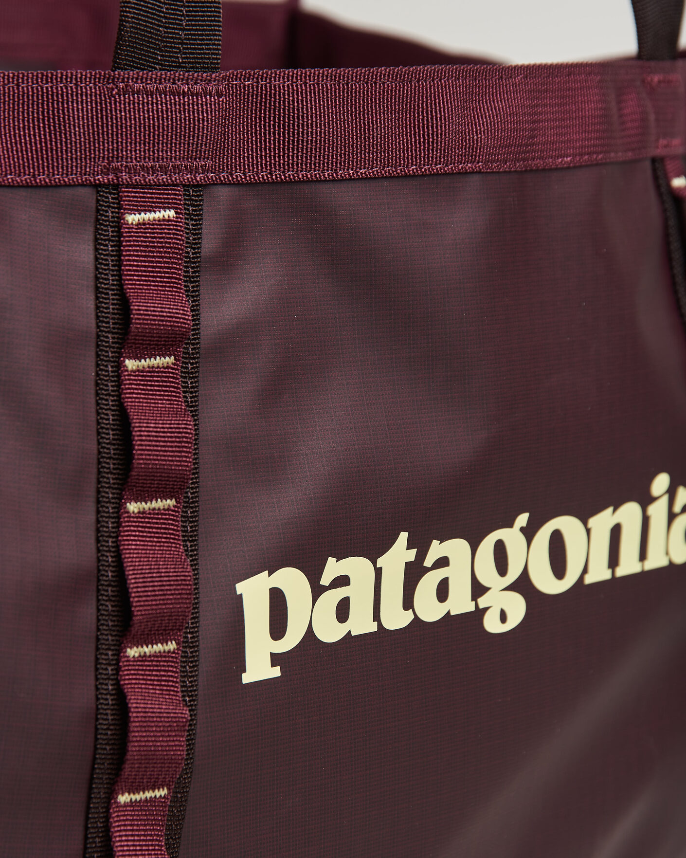 Herr | Väskor | Patagonia | Black Hole Tote 25L Berry Fig