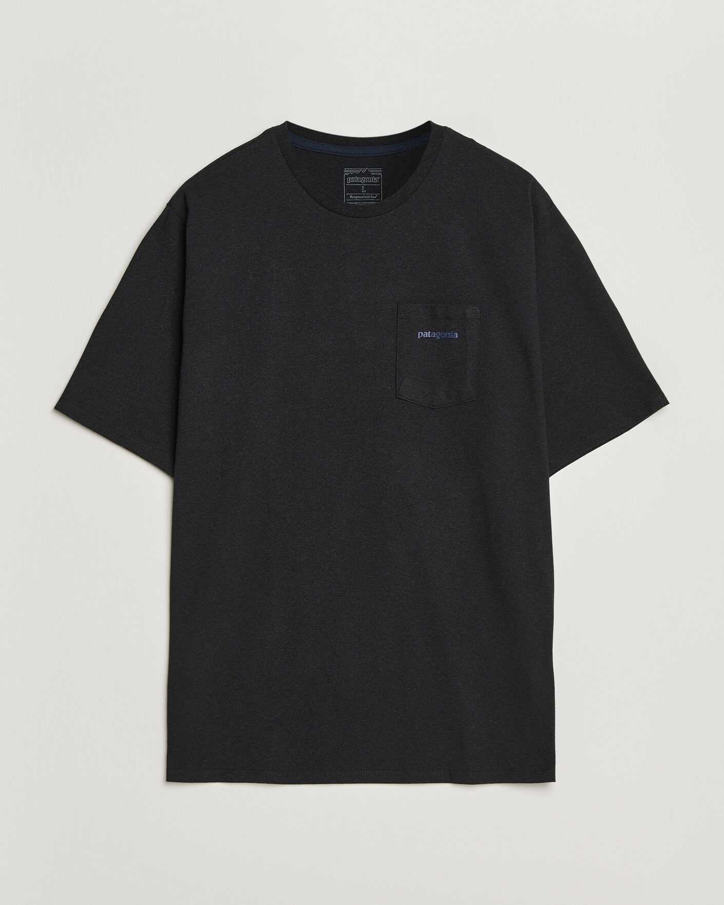 Herr | T-Shirts | Patagonia | Boardshort Logo Pocket Responsibili T-Shirt Ink Black