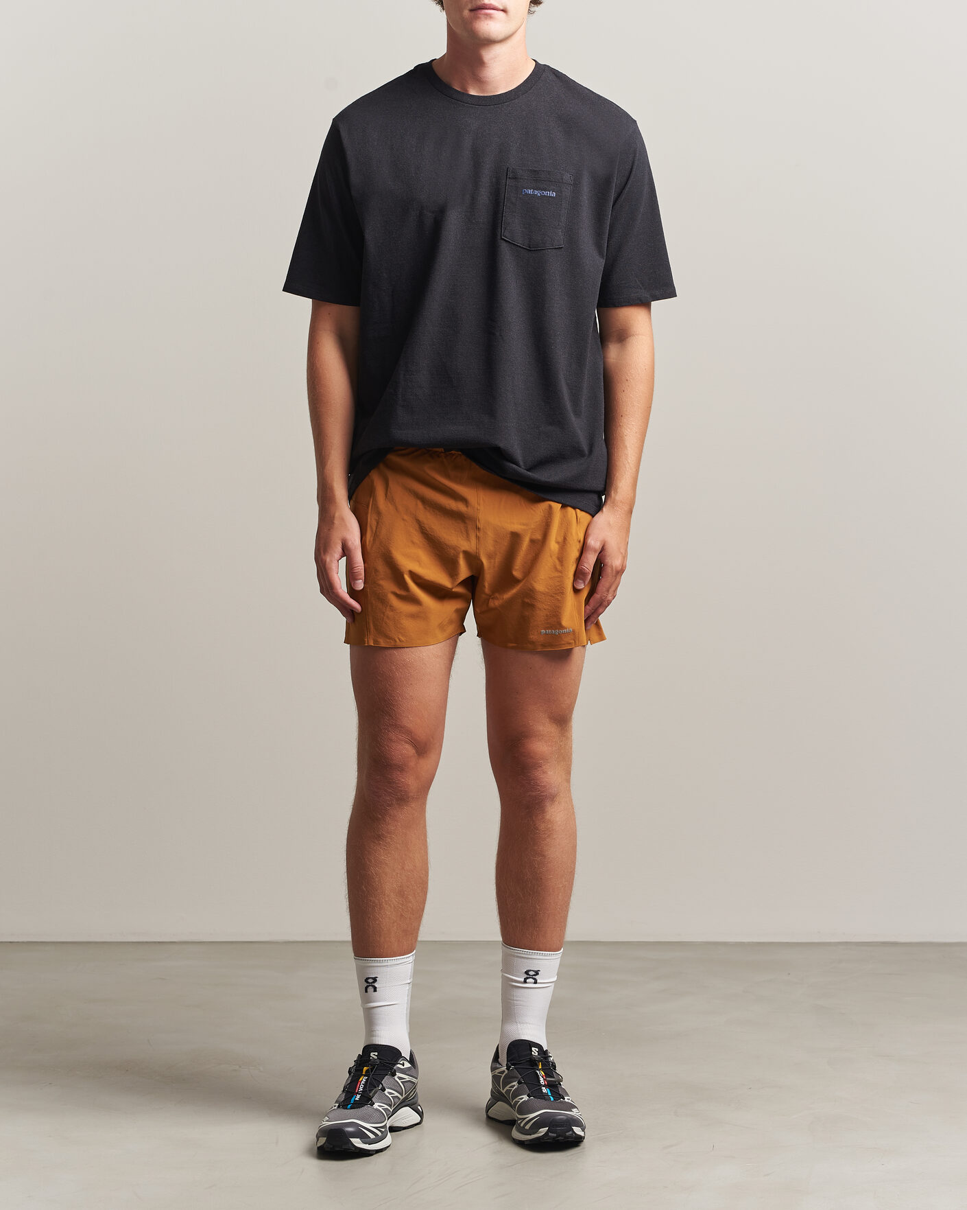 Herr | T-Shirts | Patagonia | Boardshort Logo Pocket Responsibili T-Shirt Ink Black