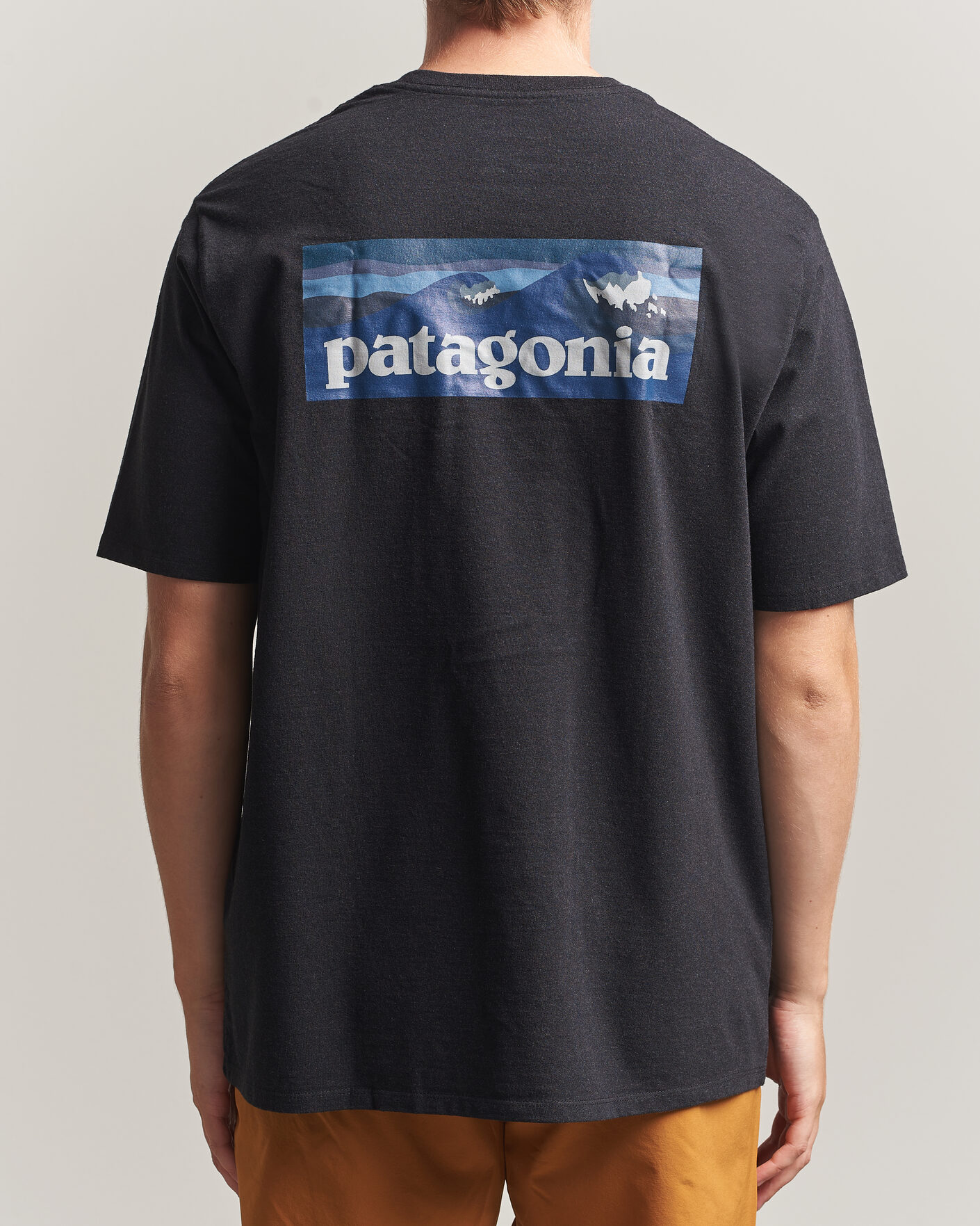 Herr | T-Shirts | Patagonia | Boardshort Logo Pocket Responsibili T-Shirt Ink Black