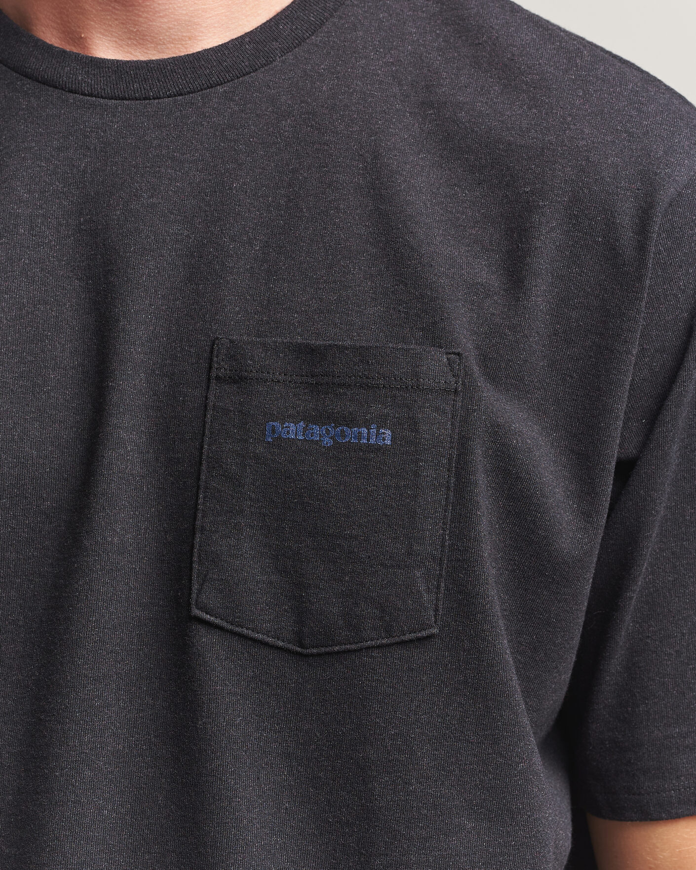 Herr | T-Shirts | Patagonia | Boardshort Logo Pocket Responsibili T-Shirt Ink Black