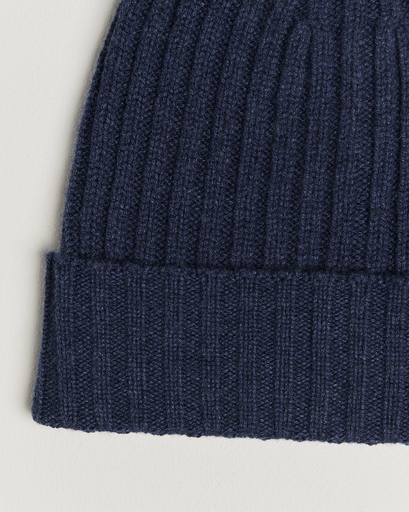 Herr | Mössor | Piacenza Cashmere | Ribbed Cashmere Beanie Dark Blue