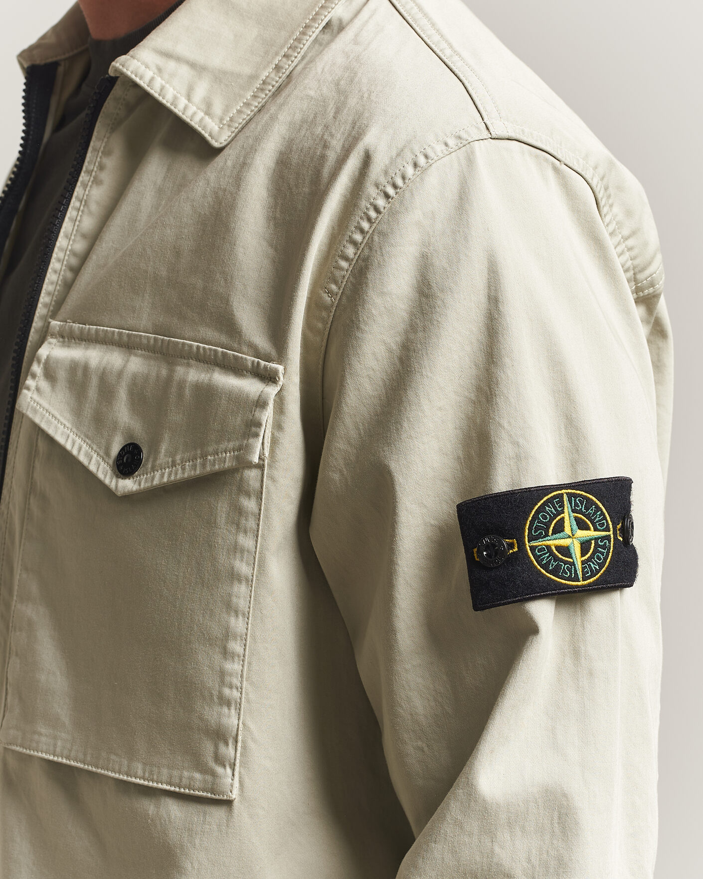 Herr | Skjortor | Stone Island | Organic Cotton Satin Stretch Zip Overshirt Sand