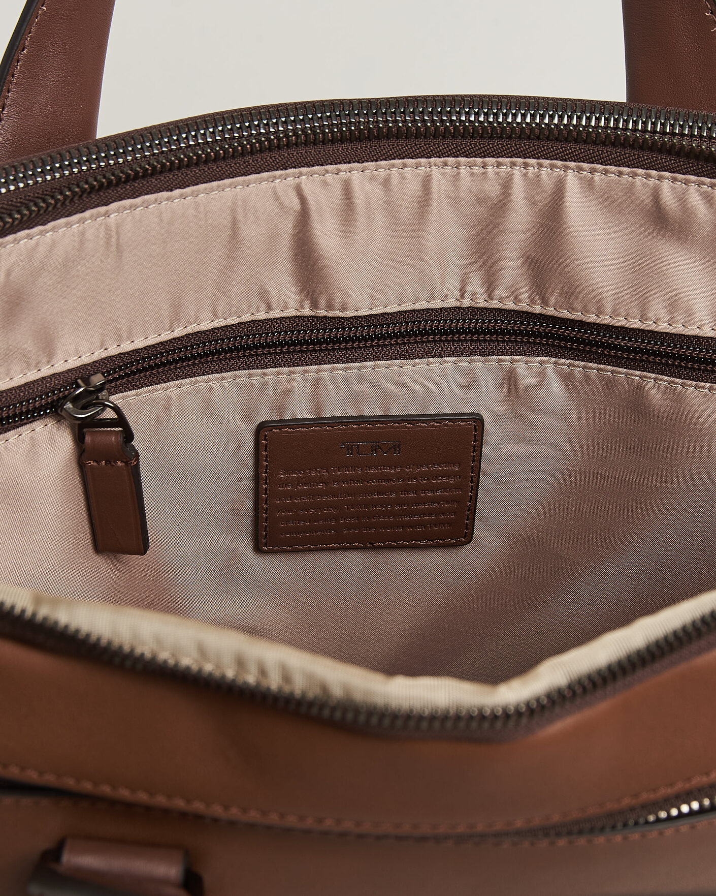 Herr | Väskor | TUMI | Harrison Sycamore Slim Leather Brief Cognac Bombe