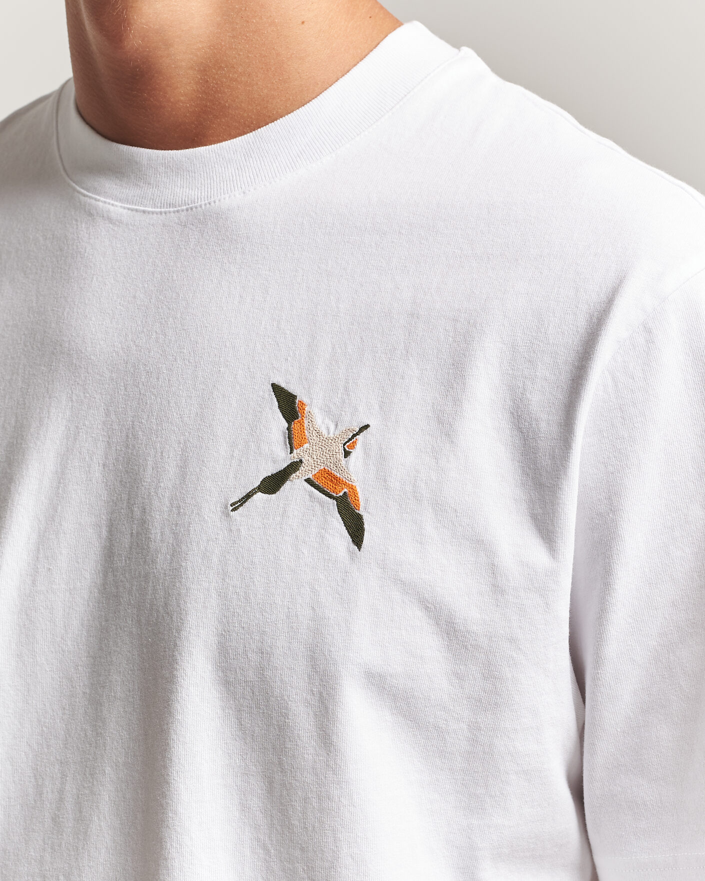 Herr | T-Shirts | Axel Arigato | Micro Bee Birt T-Shirt White