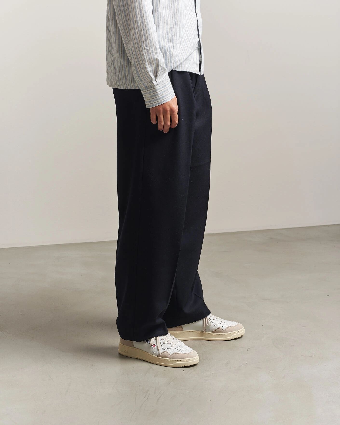 Herr | Sneakers | Autry | Medalist Low Leather/Suede Sneaker White/Fig