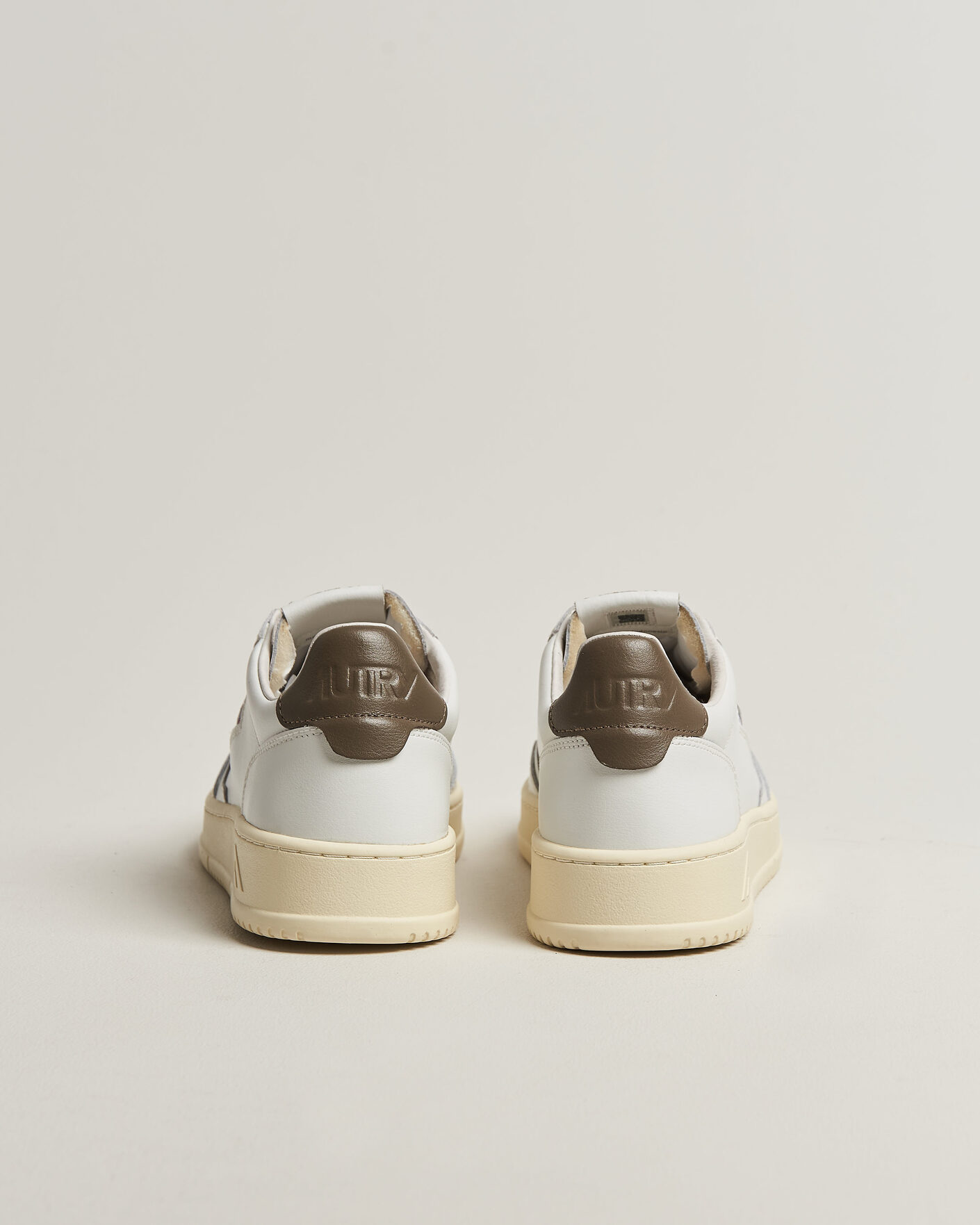 Herr | Sneakers | Autry | Medalist Low Sneaker White/Chocolate
