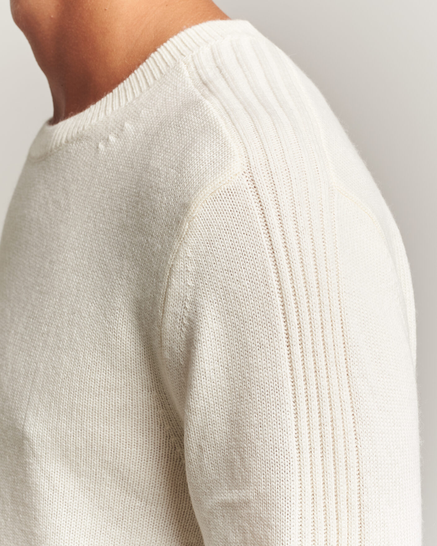Herr | Tröjor | Tiger of Sweden | Wilfred Wool/Cashmere Sweater Porcelain Cream