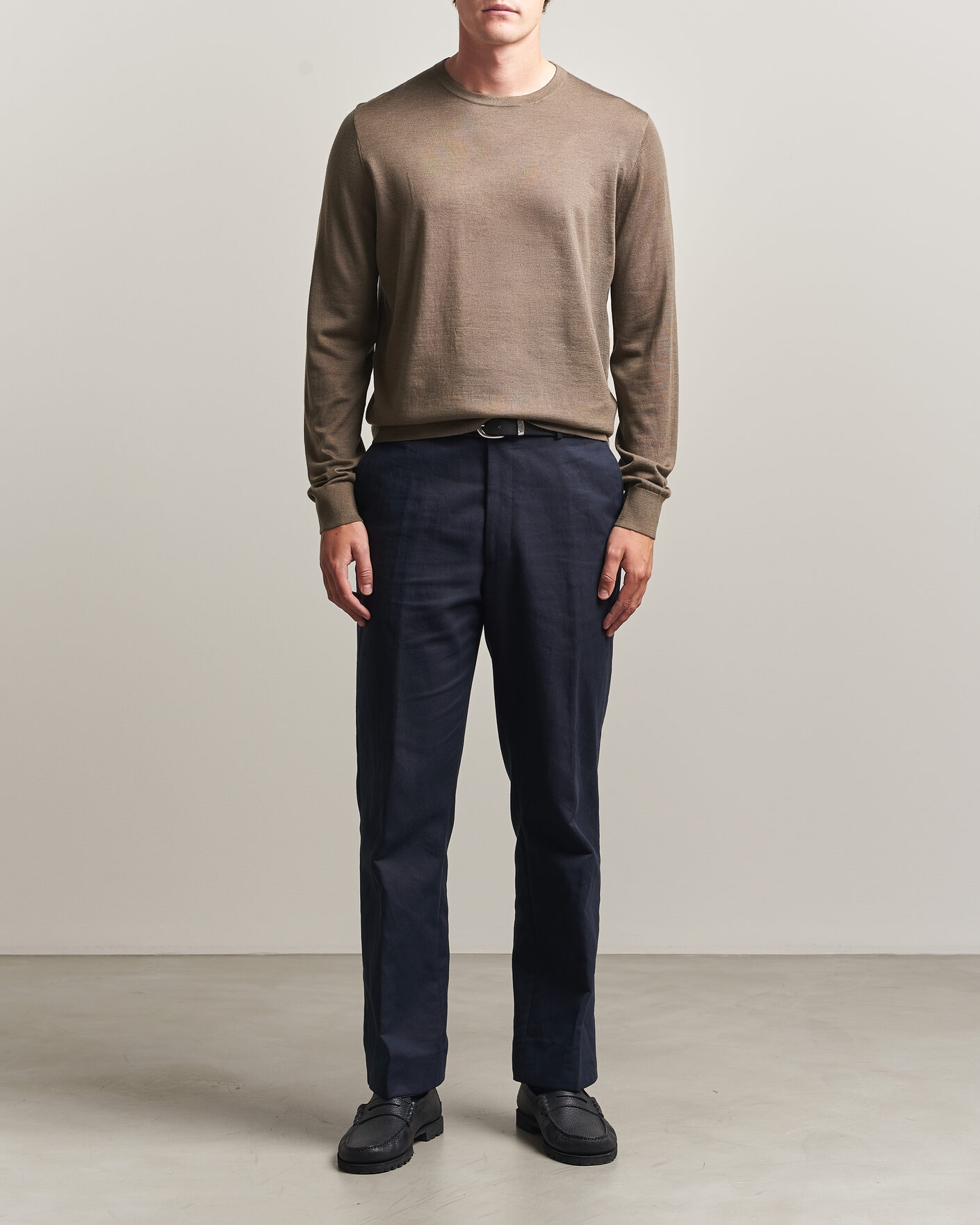 Herr | Tröjor | Tiger of Sweden | Connor Extra Fine Merino Crew Neck Pullover Aged Timber