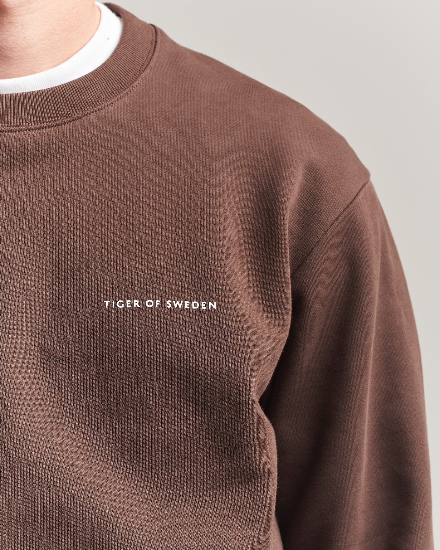 Herr | Tröjor | Tiger of Sweden | Emerson Crew Neck Sweatshirt Dark Mahogany