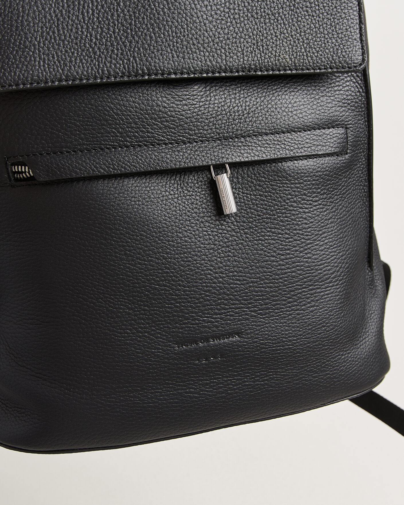 Herr | Väskor | Tiger of Sweden | Vuntir Grained Leather Backpack Black