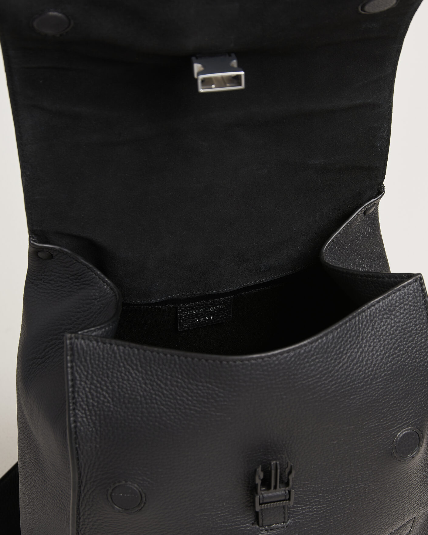 Herr | Väskor | Tiger of Sweden | Vuntir Grained Leather Backpack Black