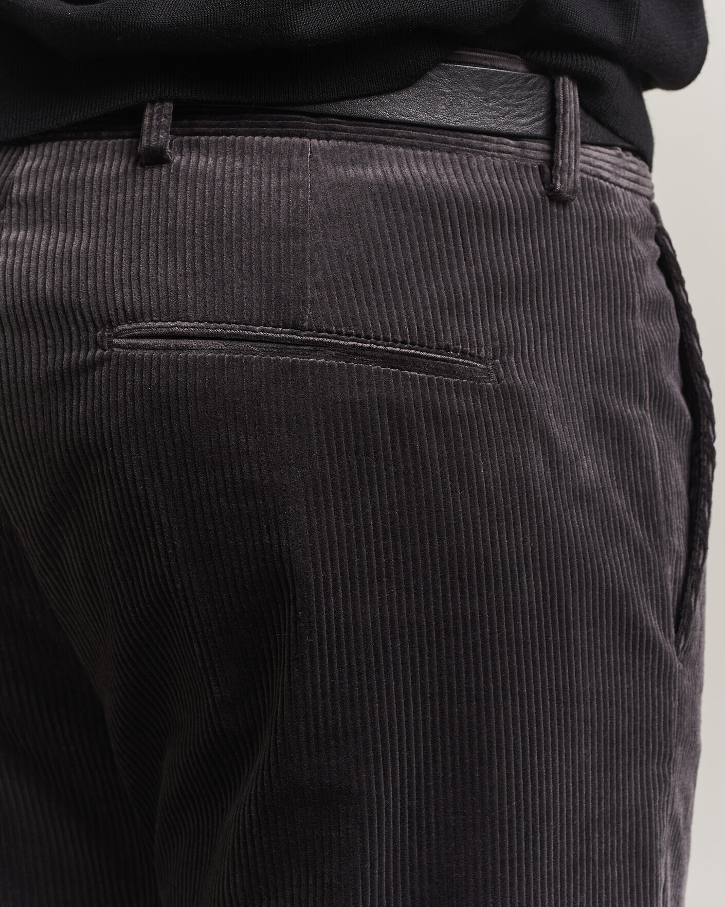 Herr | Byxor | Tiger of Sweden | Tense Pleated Corduroy Trousers Phantom