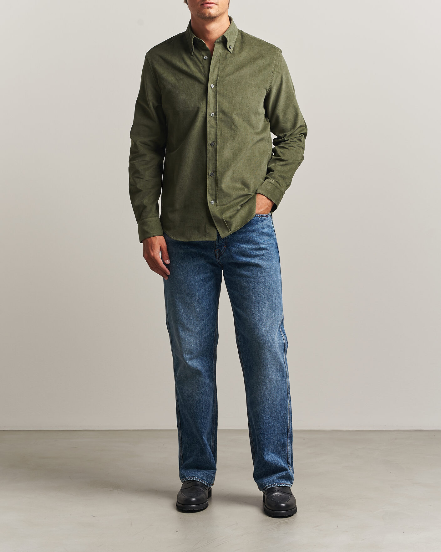 Herr | Skjortor | Tiger of Sweden | Bjorn Corduroy Shirt City Green