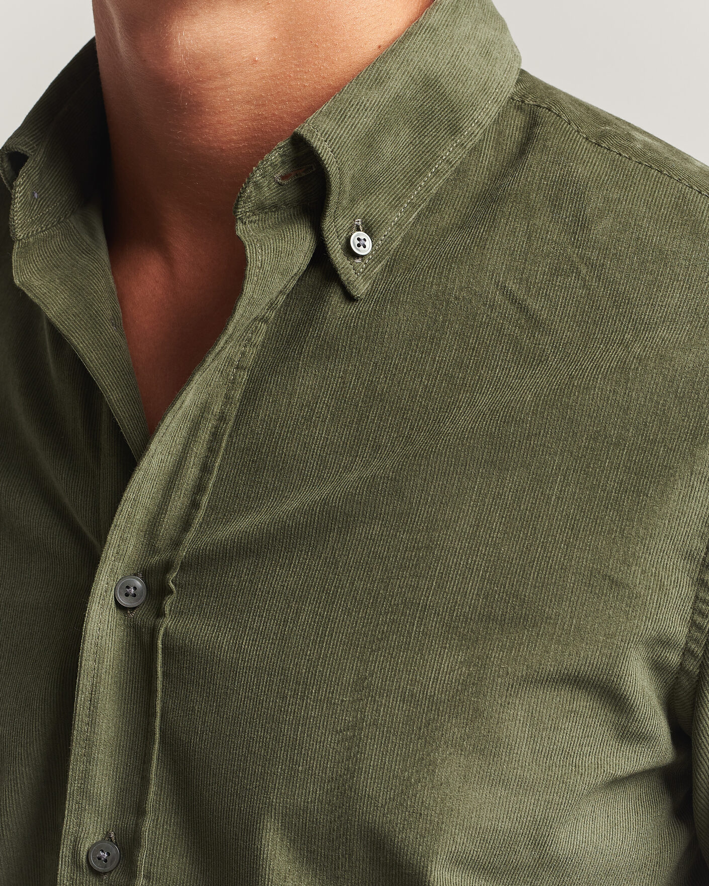 Herr | Skjortor | Tiger of Sweden | Bjorn Corduroy Shirt City Green