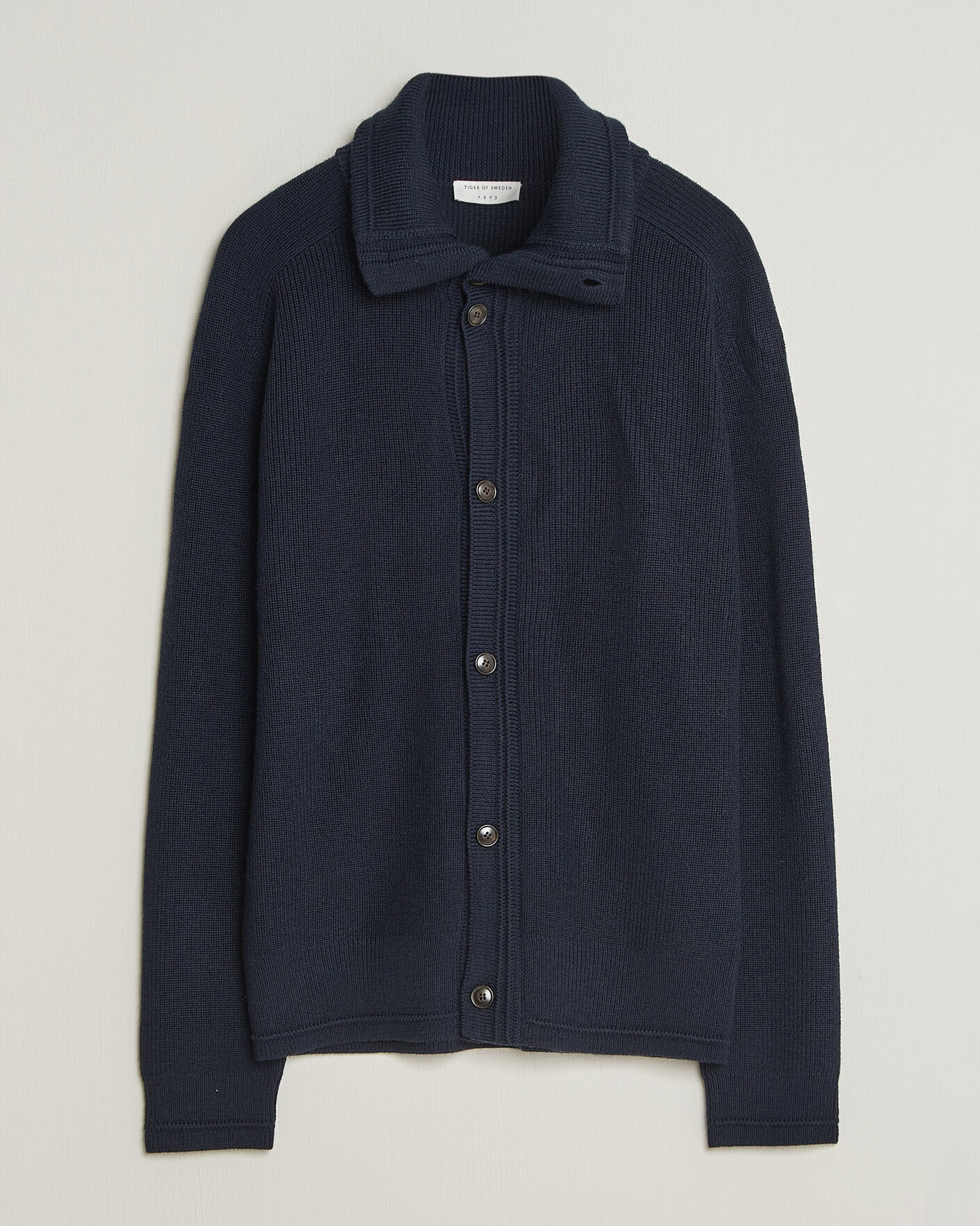 Herr | Tröjor | Tiger of Sweden | Leander Wool Knitted Cardigan Night Grape