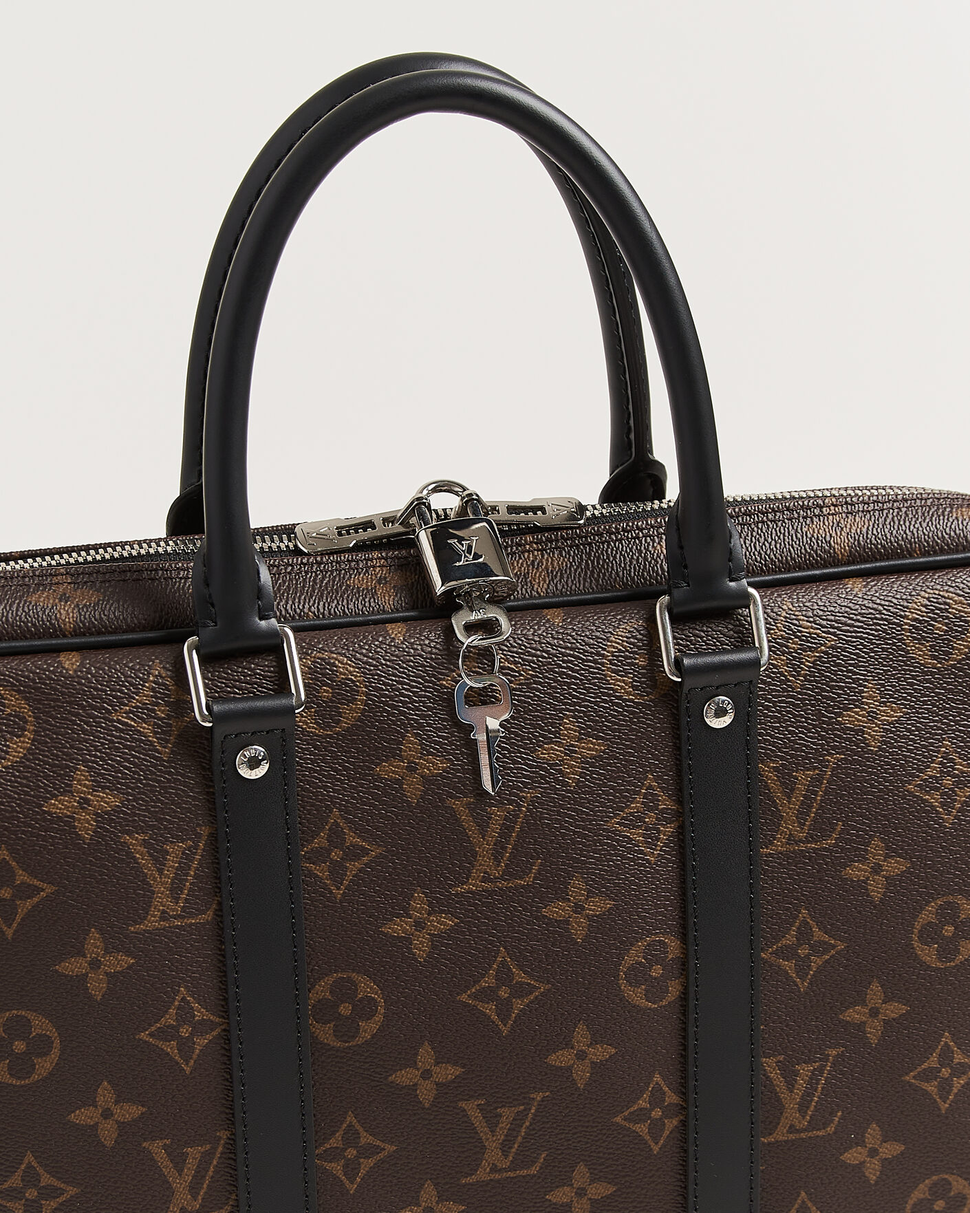 Herr | Pre-Owned & Vintage Bags | Louis Vuitton Pre-Owned | Porte-Documents Voyage Briefcase Monogram Macassar