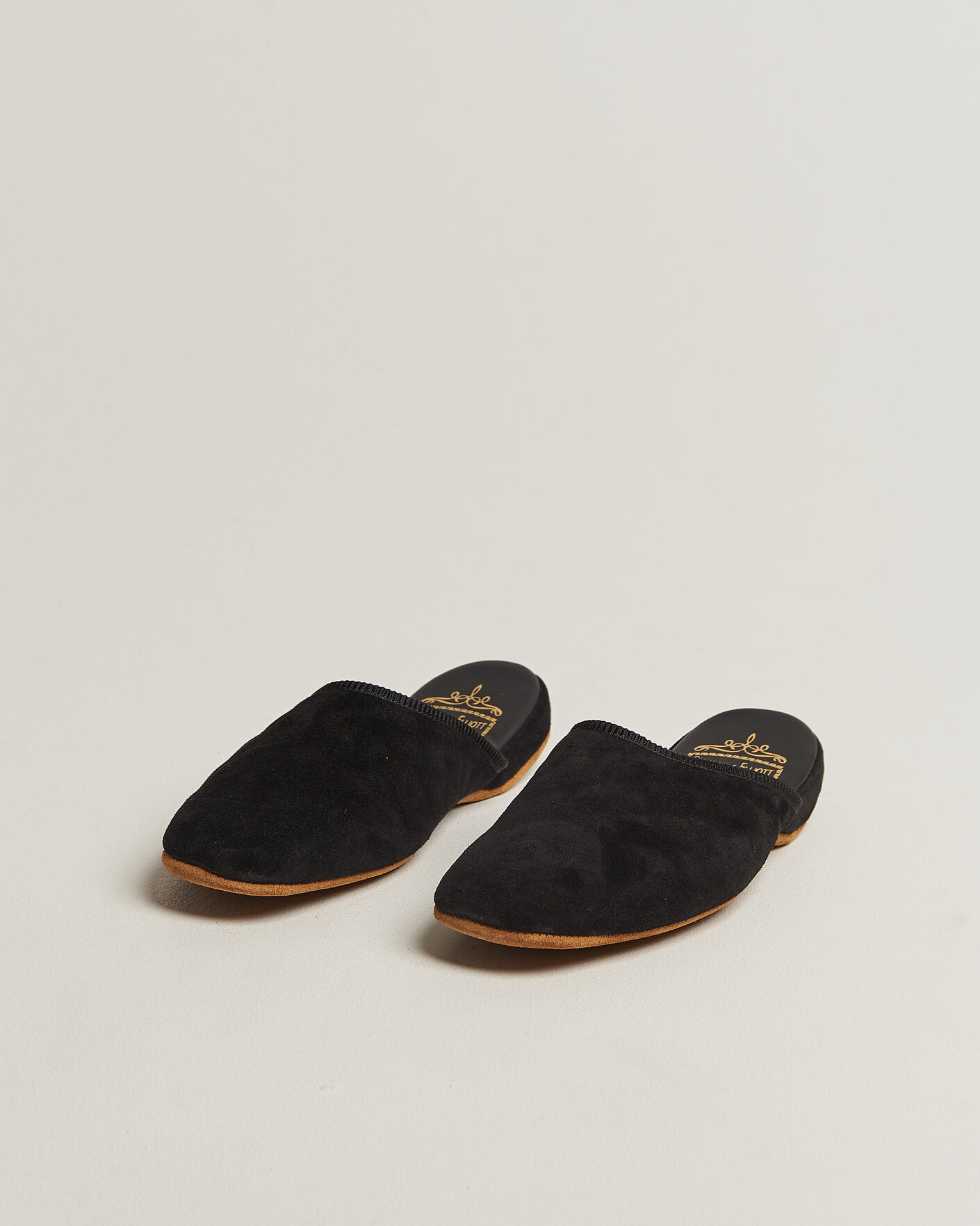 Herr | Sandaler & Tofflor | Bowhill & Elliott | Mule Slipper Quilt Lining Black Suede