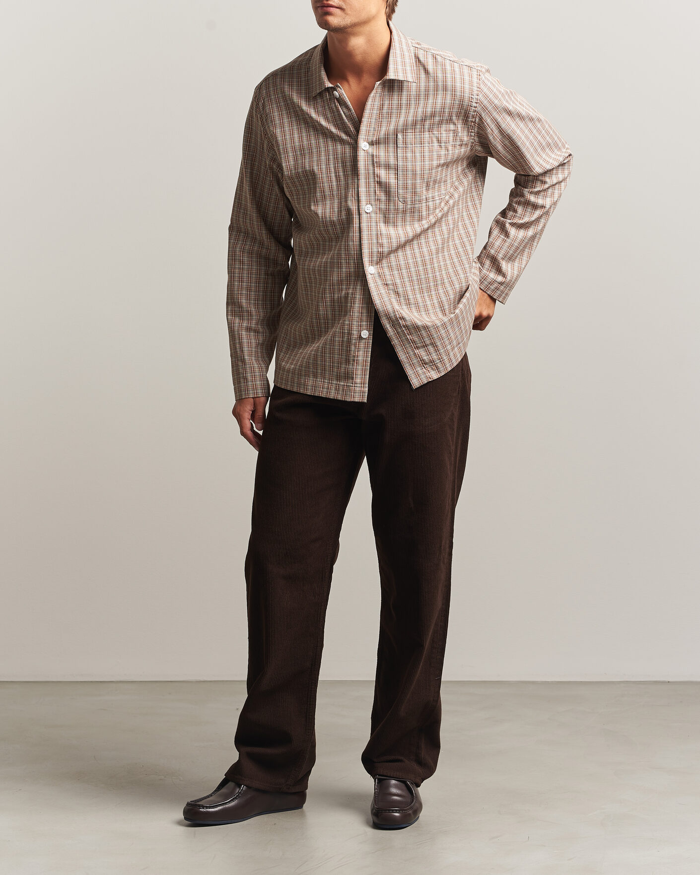 Herr | Byxor | Sunflower | Loose Corduroy Pants Brown