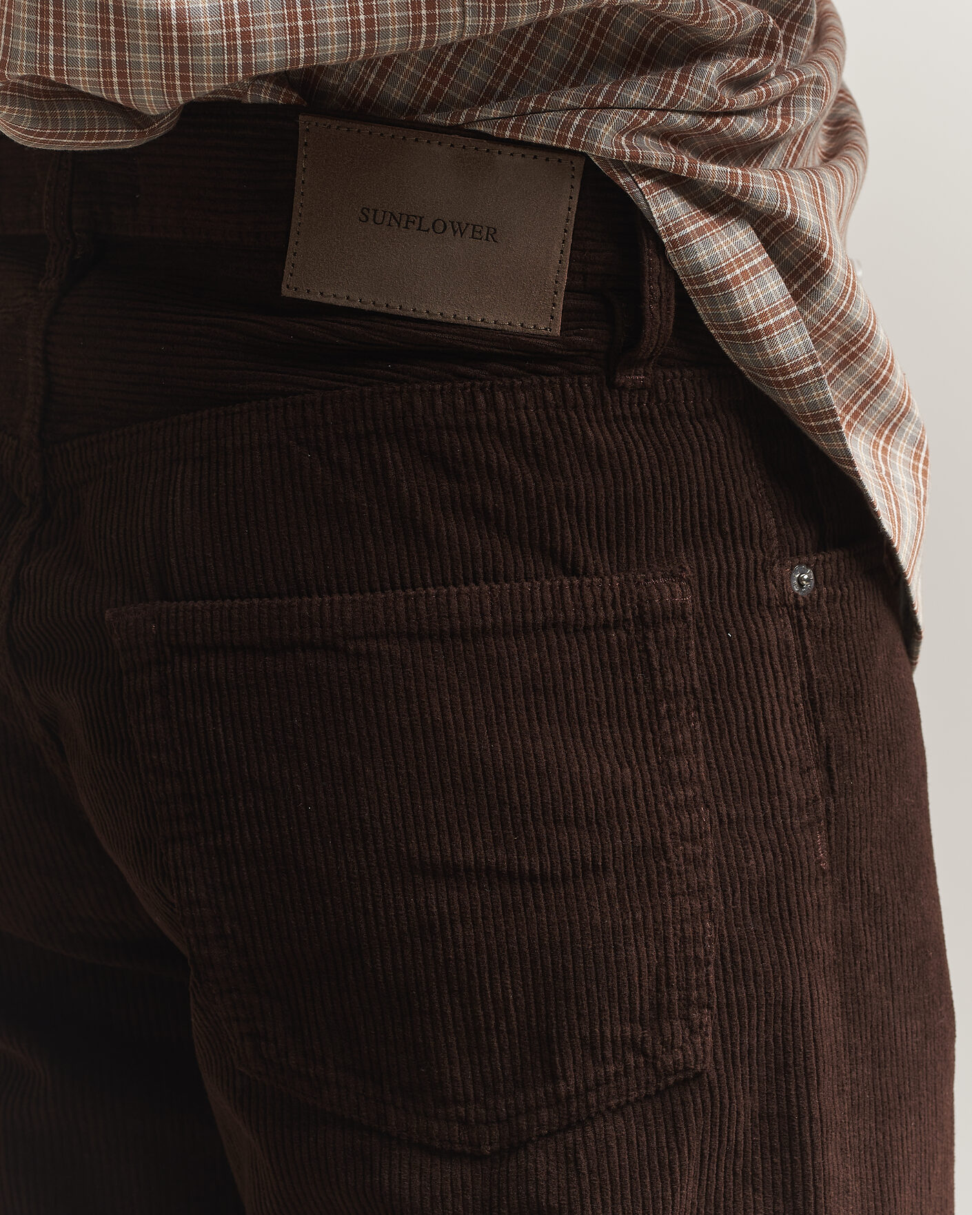 Herr | Byxor | Sunflower | Loose Corduroy Pants Brown