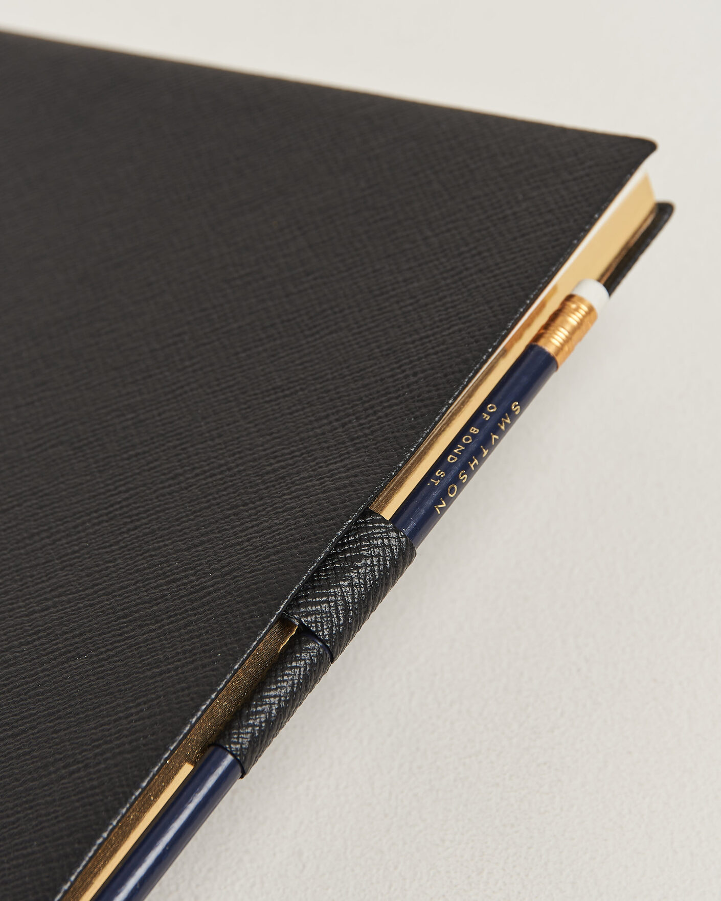 Herr | Anteckningsböcker | Smythson | Pastegrain Sketchbook Black